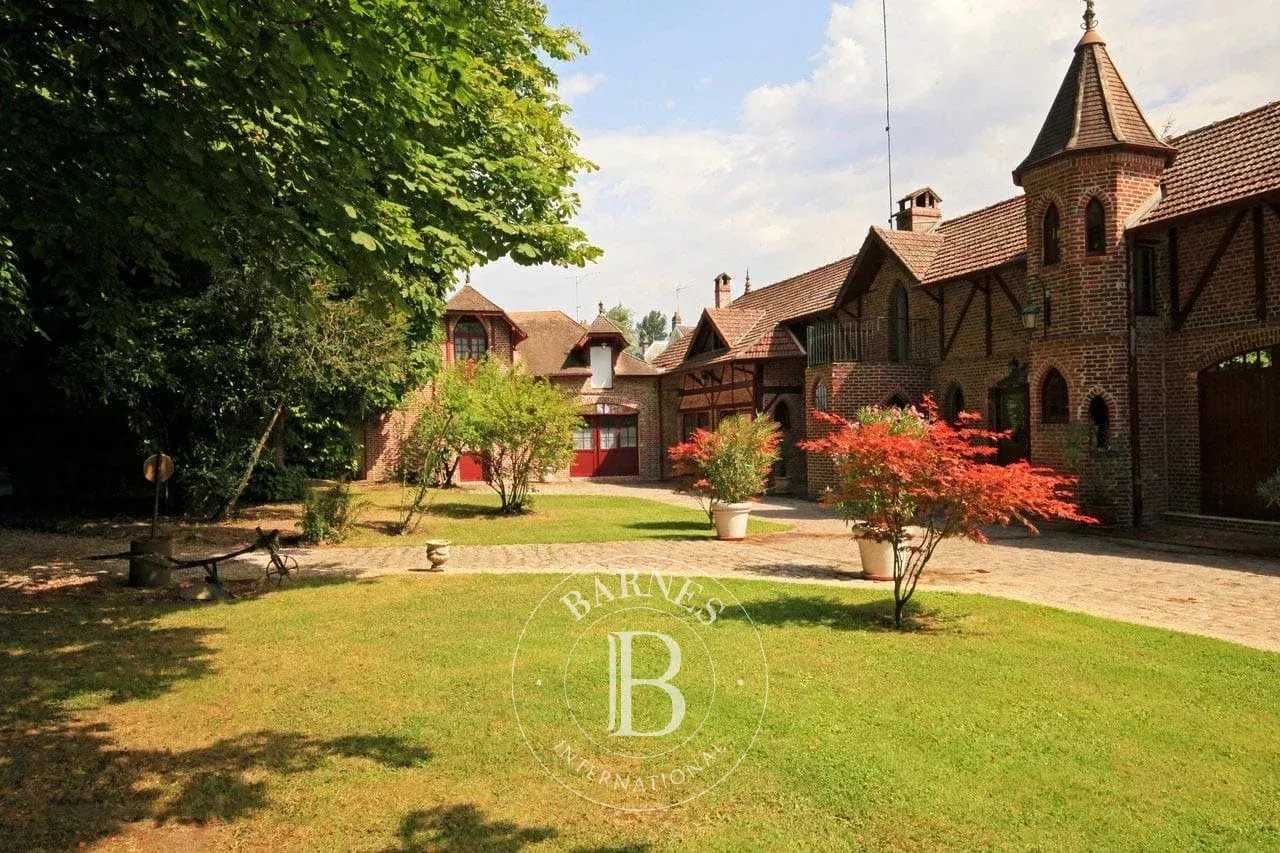 Bray-et-Lû  - Manoir 
