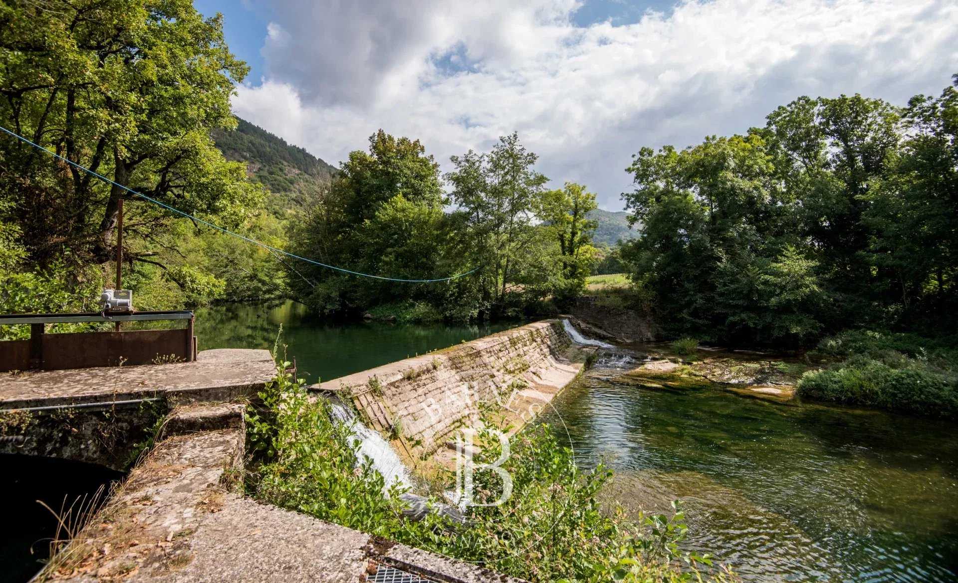 Saint-Affrique  - Property 8 Bedrooms