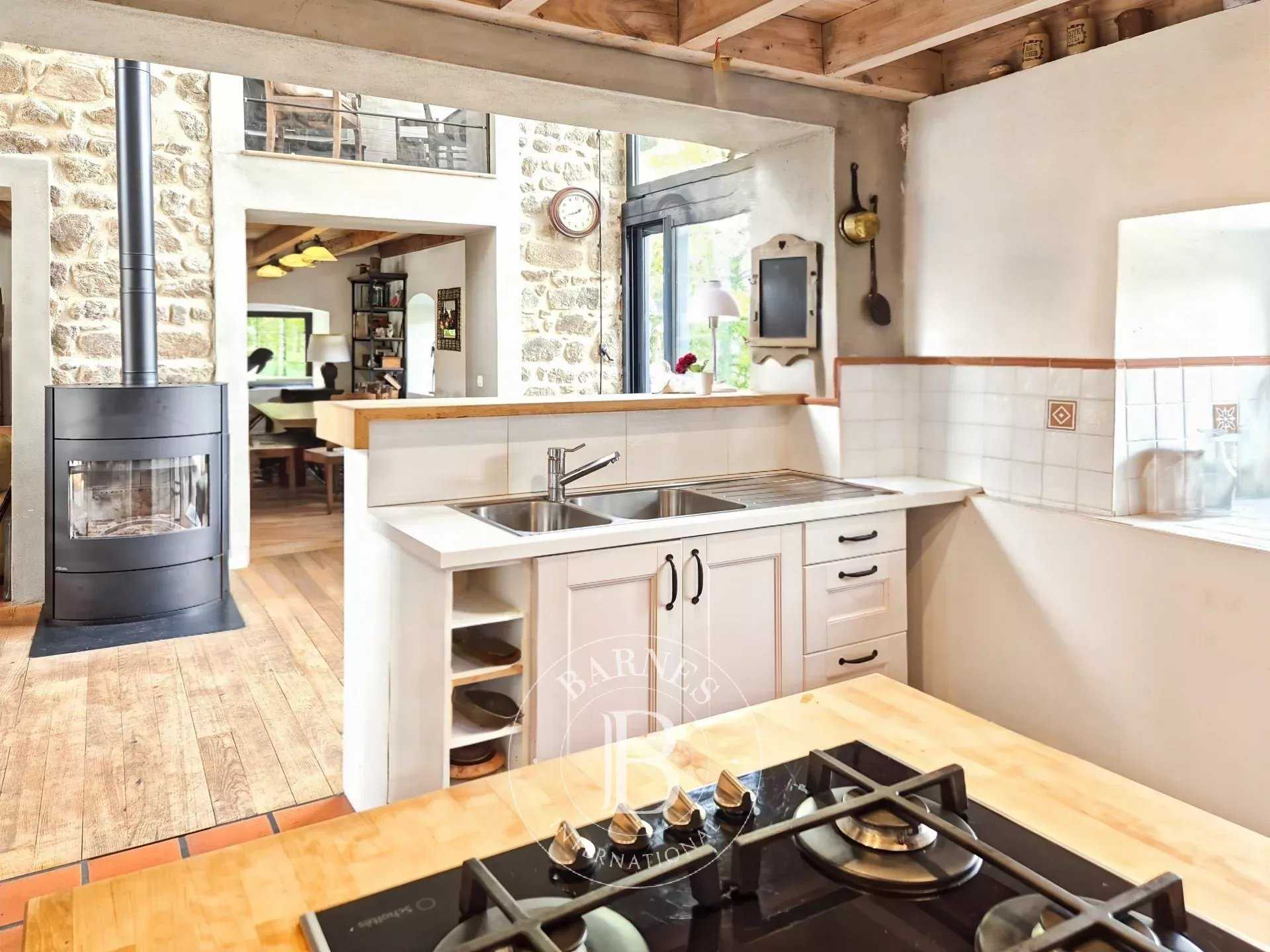 Domaize  - Maison 15 Pi&egrave;ces 5 Chambres