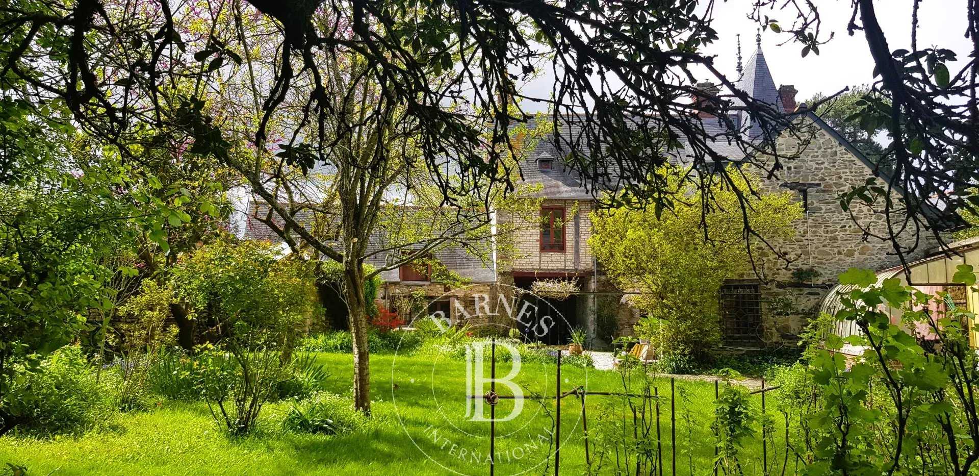 Vitré  - Manoir 8 Pièces 4 Chambres