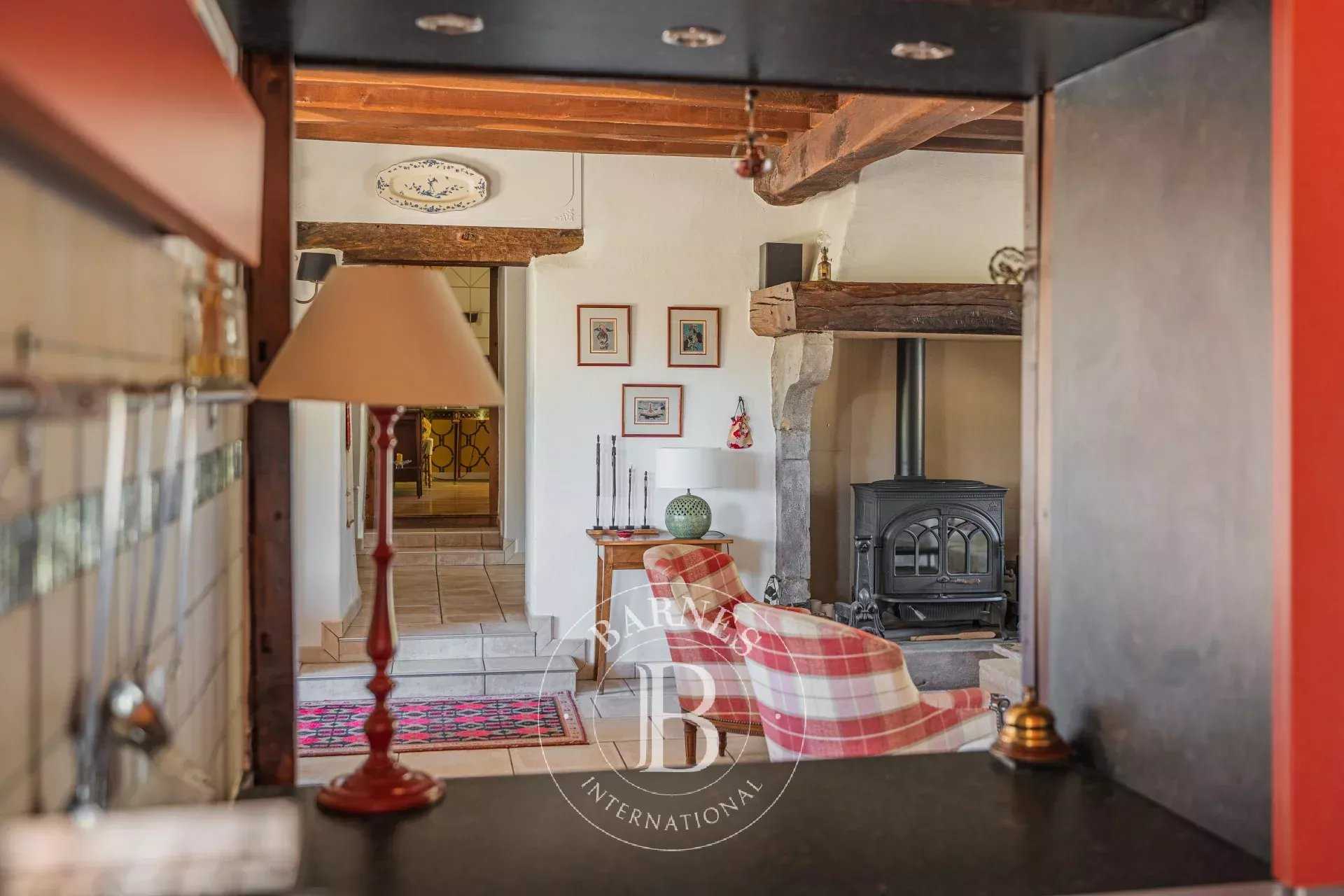 Bourgoin-Jallieu  - Maison 8 Pi&egrave;ces 5 Chambres