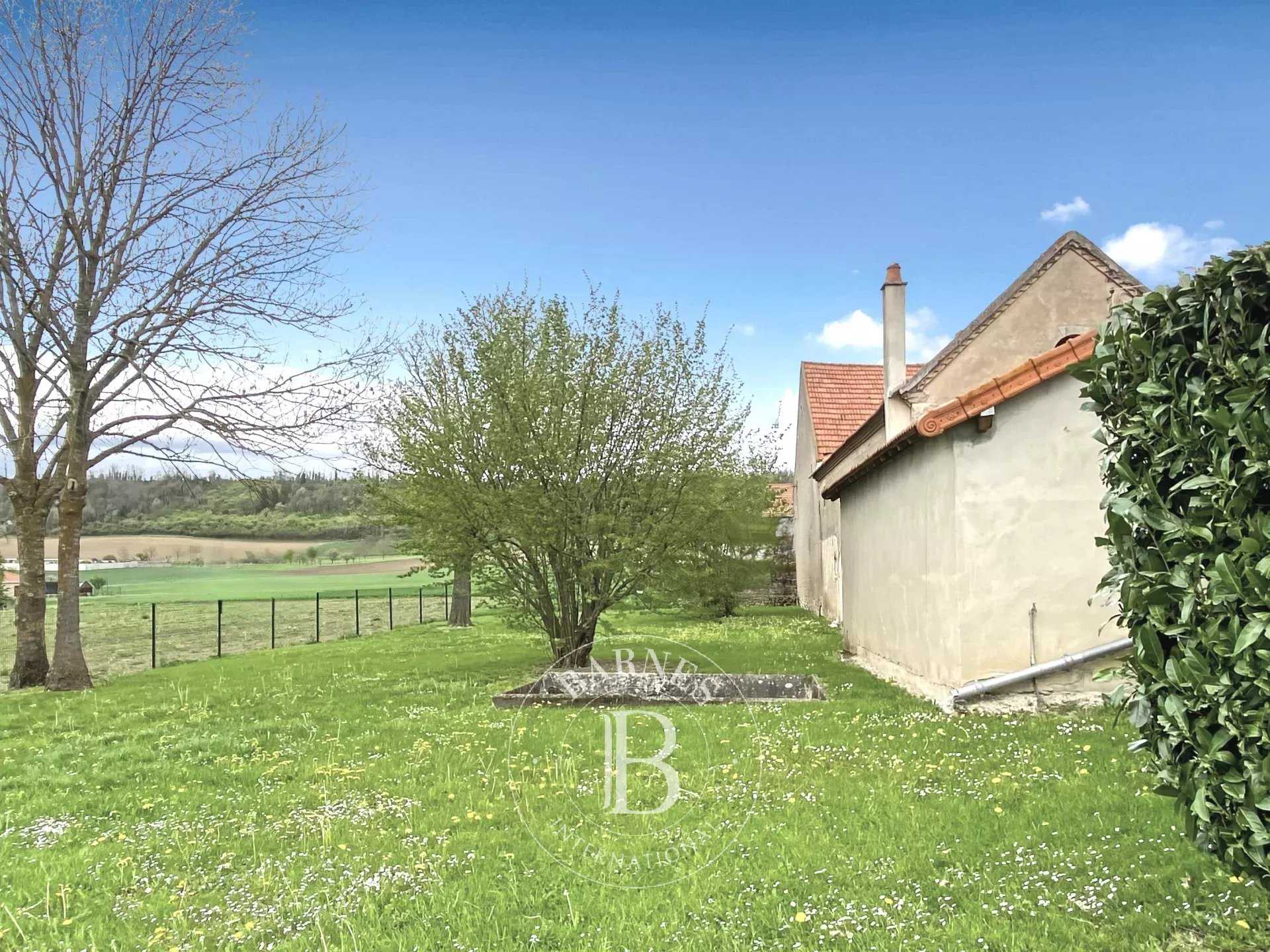 Chaptuzat  - Maison 5 Pi&egrave;ces 4 Chambres