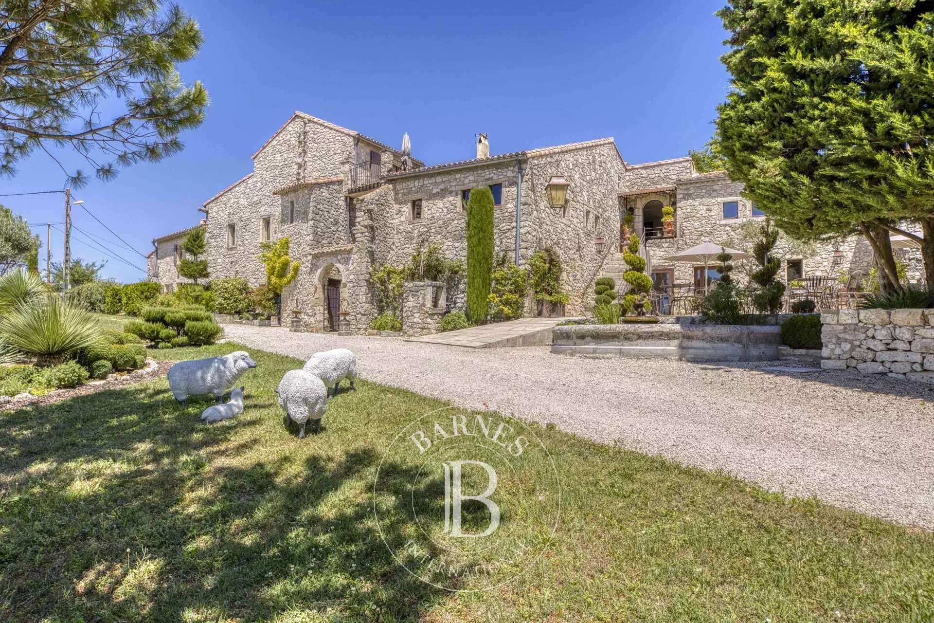 Grignan  - House 9 Bedrooms