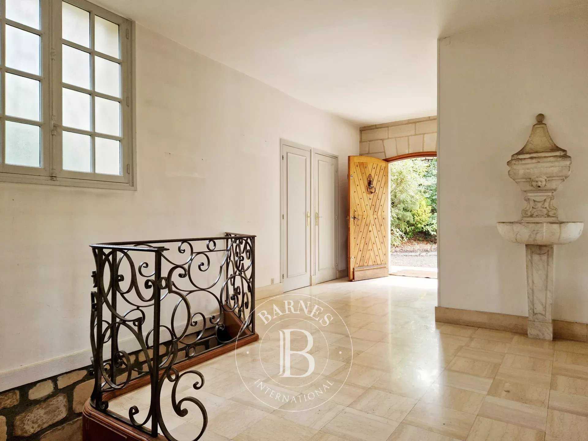 Montmorency  - Maison 9 Pi&egrave;ces 2 Chambres