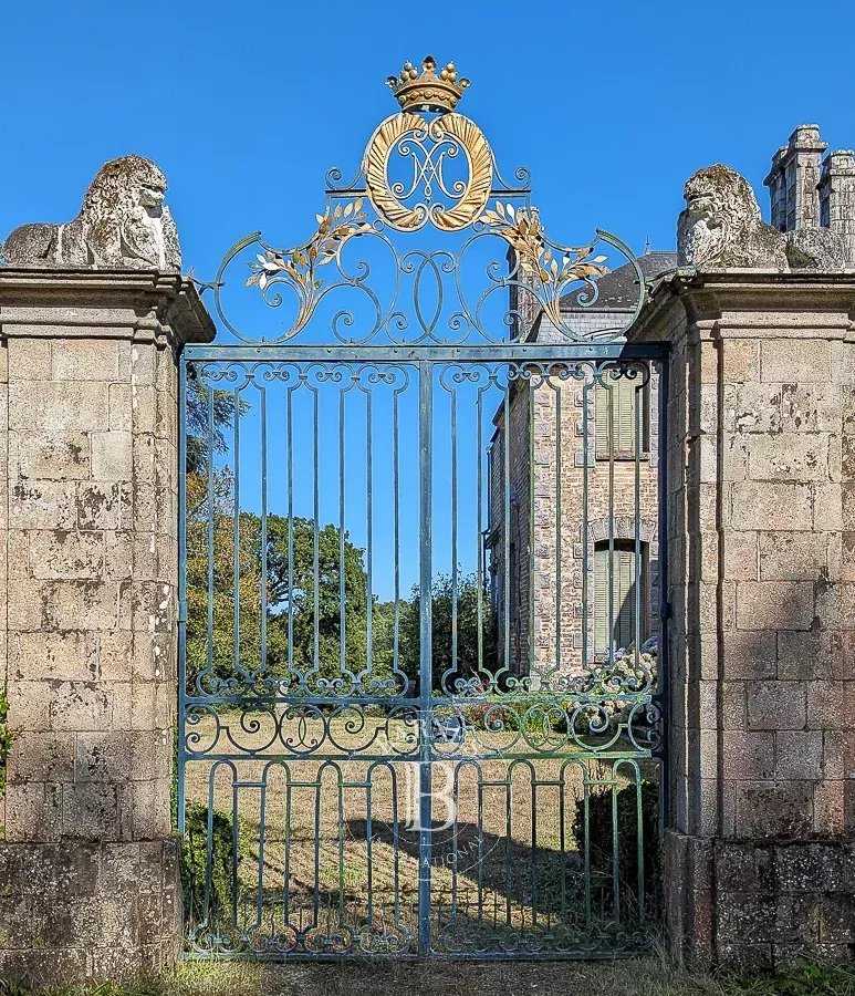 Auray  - Château 20 Pi&egrave;ces 11 Chambres
