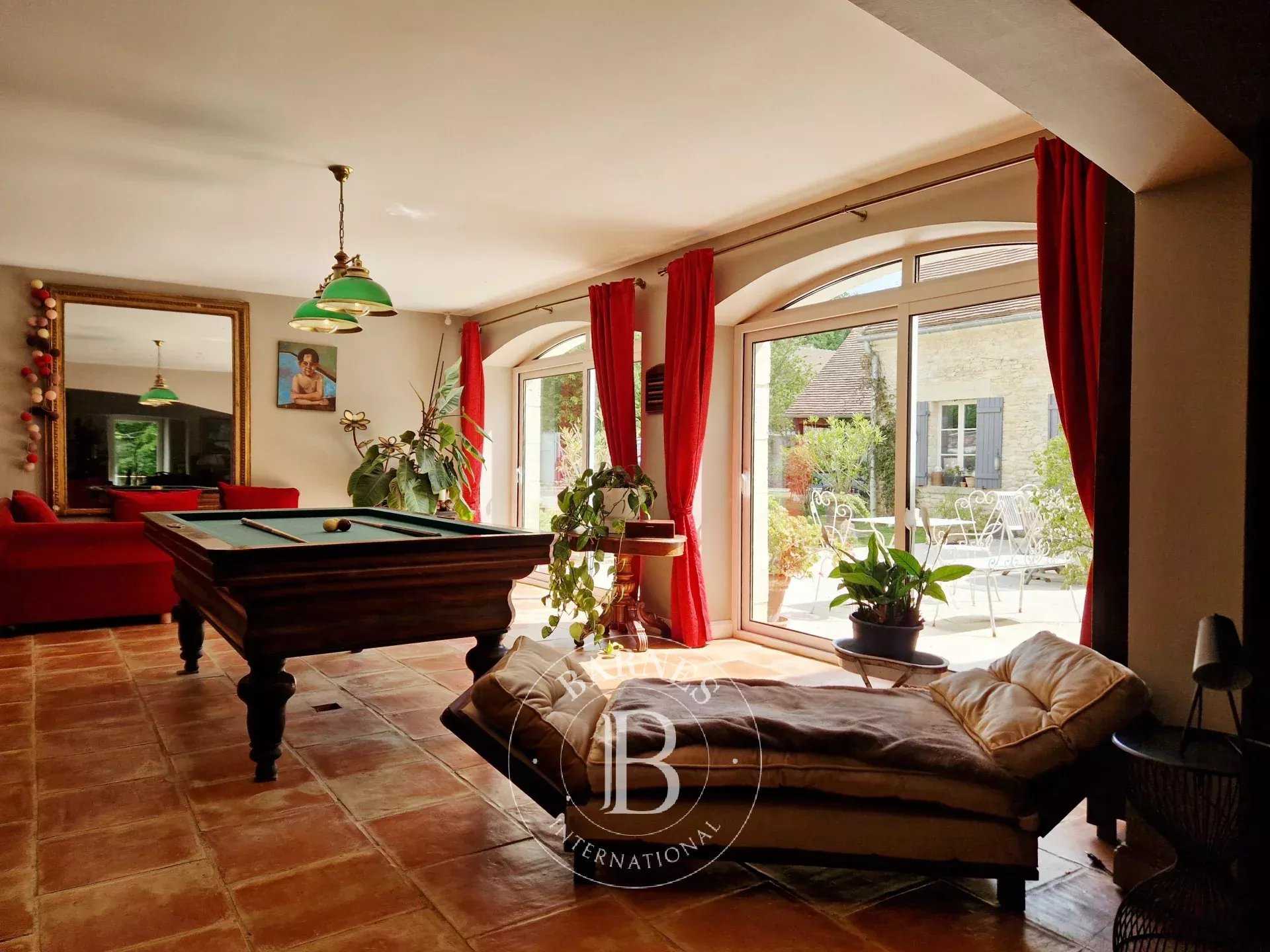 Vienne-en-Arthies  - House 7 Bedrooms