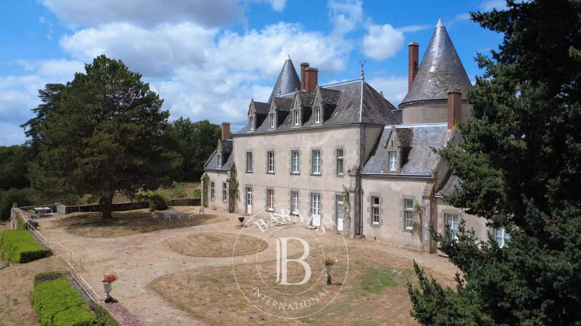 Le Dorat  - Château 12 Pi&egrave;ces 7 Chambres