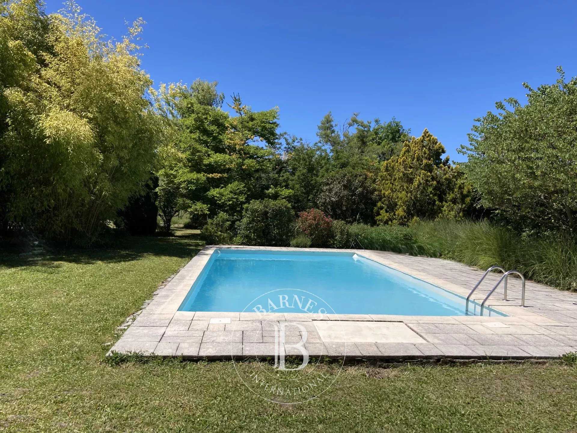 Cellule  - Maison 12 Pi&egrave;ces 8 Chambres