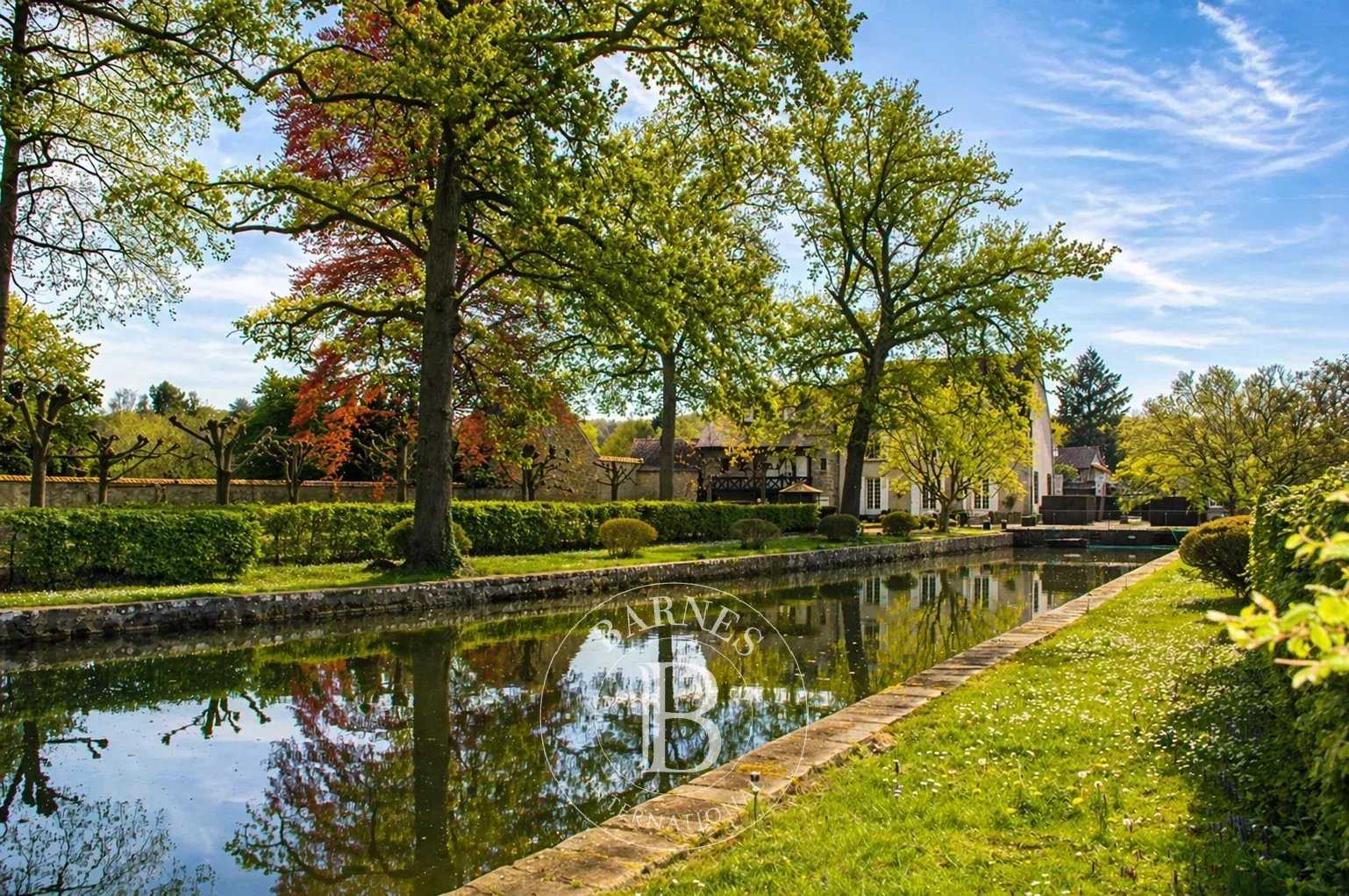Fontainebleau  - Manoir 