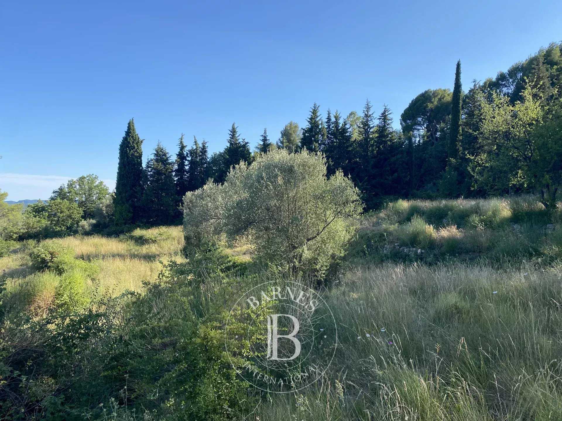 Fayence  - Terrain constructible 