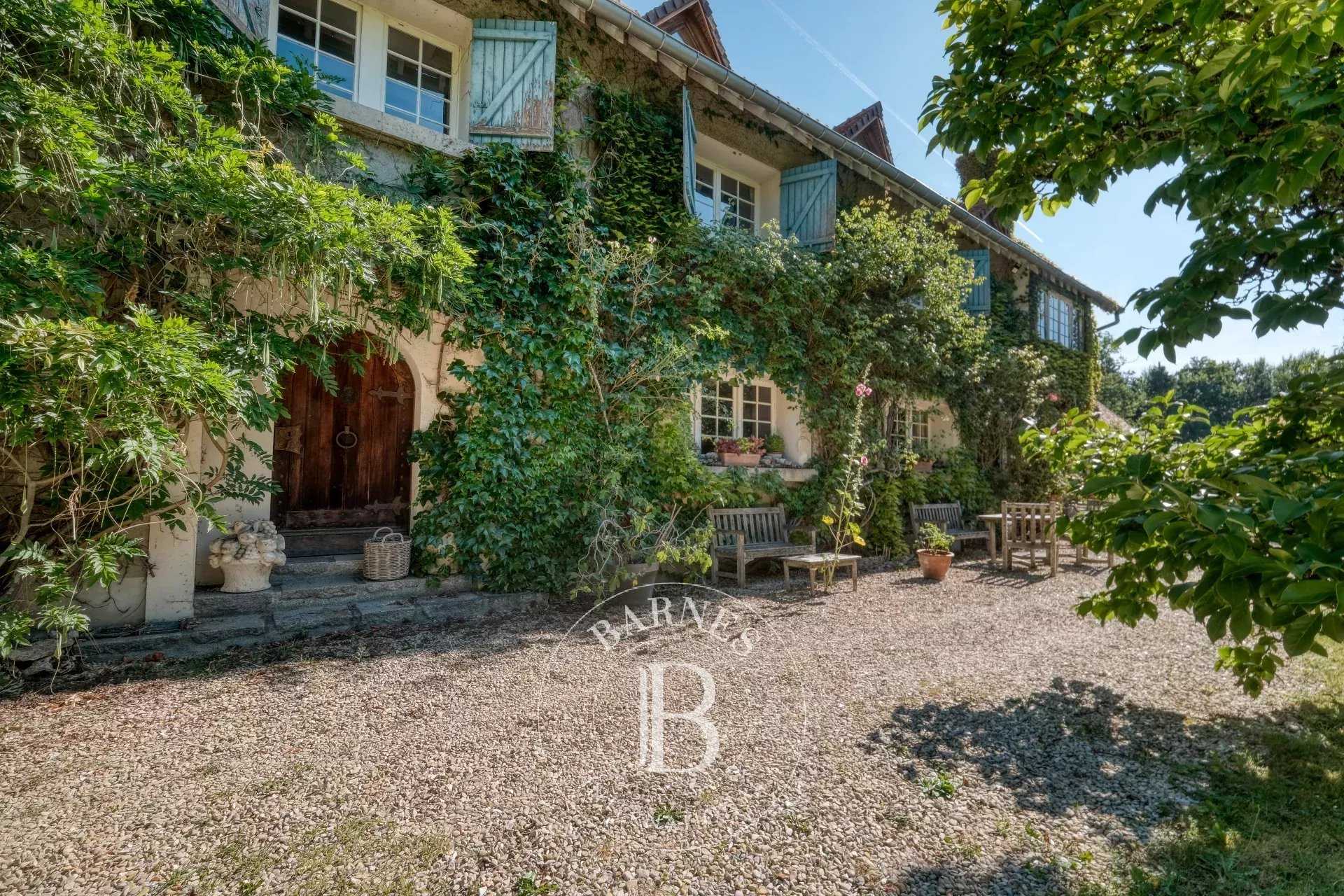 Fontainebleau  - Propriété 10 Pi&egrave;ces 6 Chambres