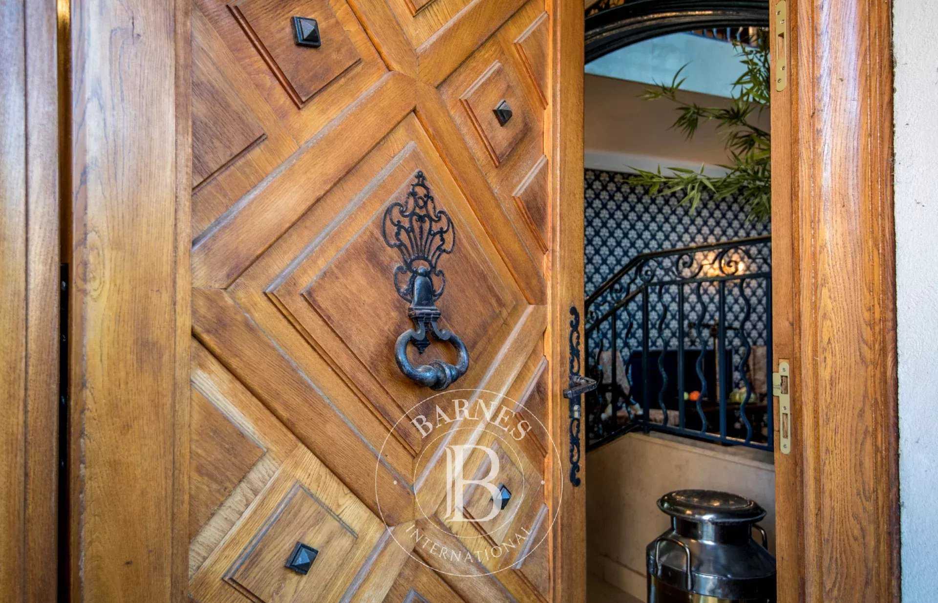 Millau  - Maison 10 Pi&egrave;ces 5 Chambres