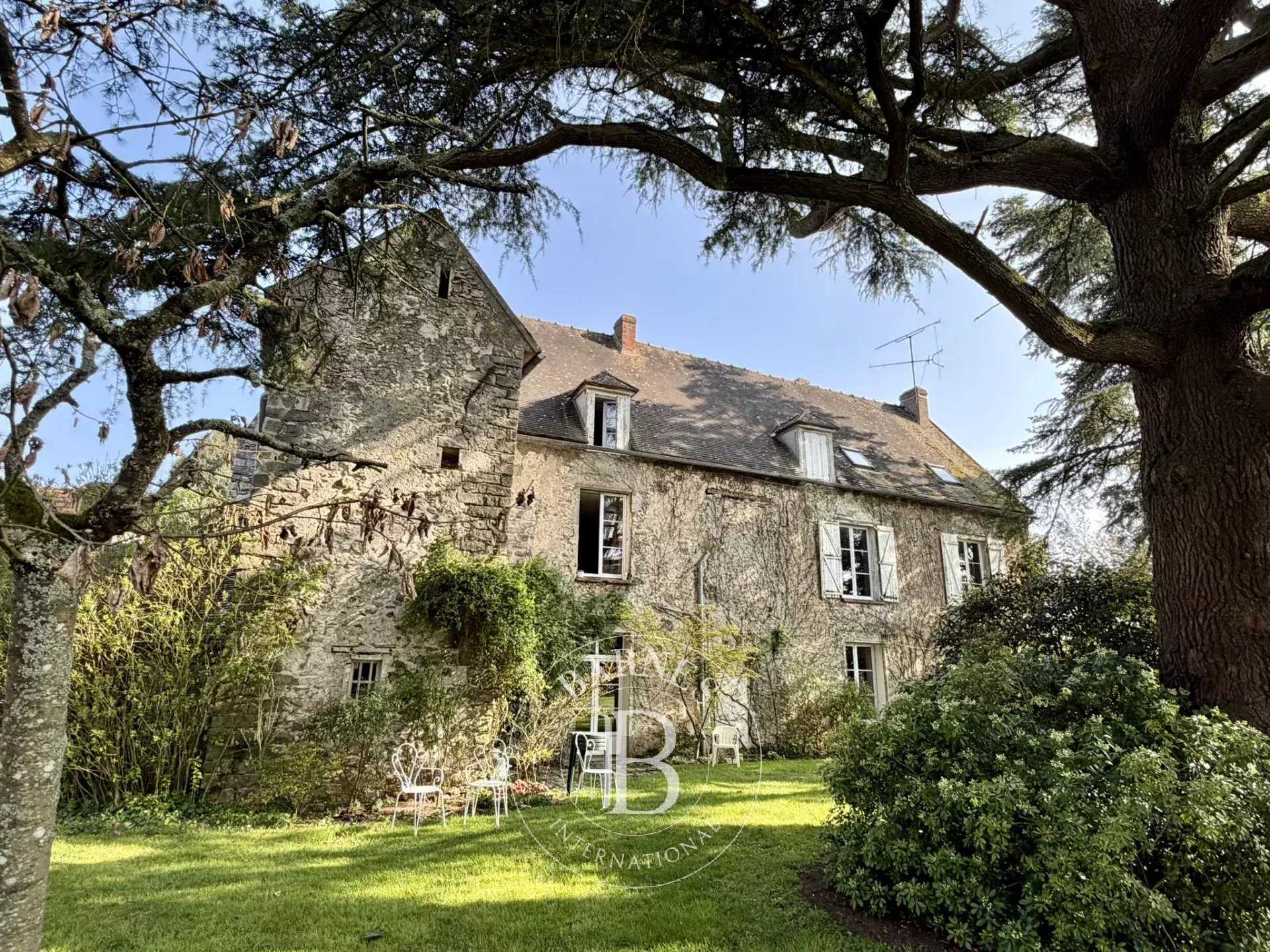 Richarville  - Propriété 25 Pi&egrave;ces 20 Chambres