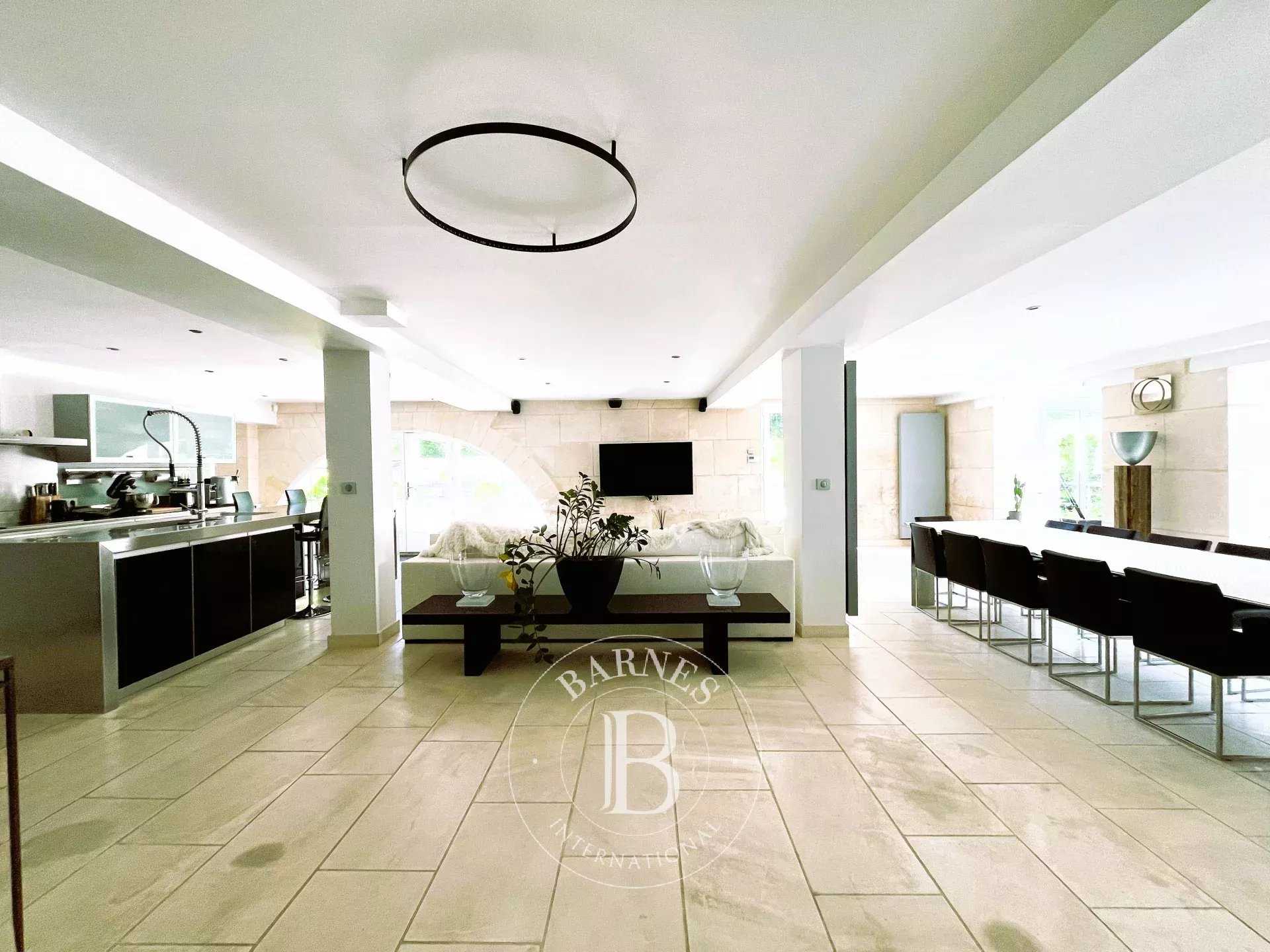 Saintines  - Maison 8 Pi&egrave;ces 6 Chambres