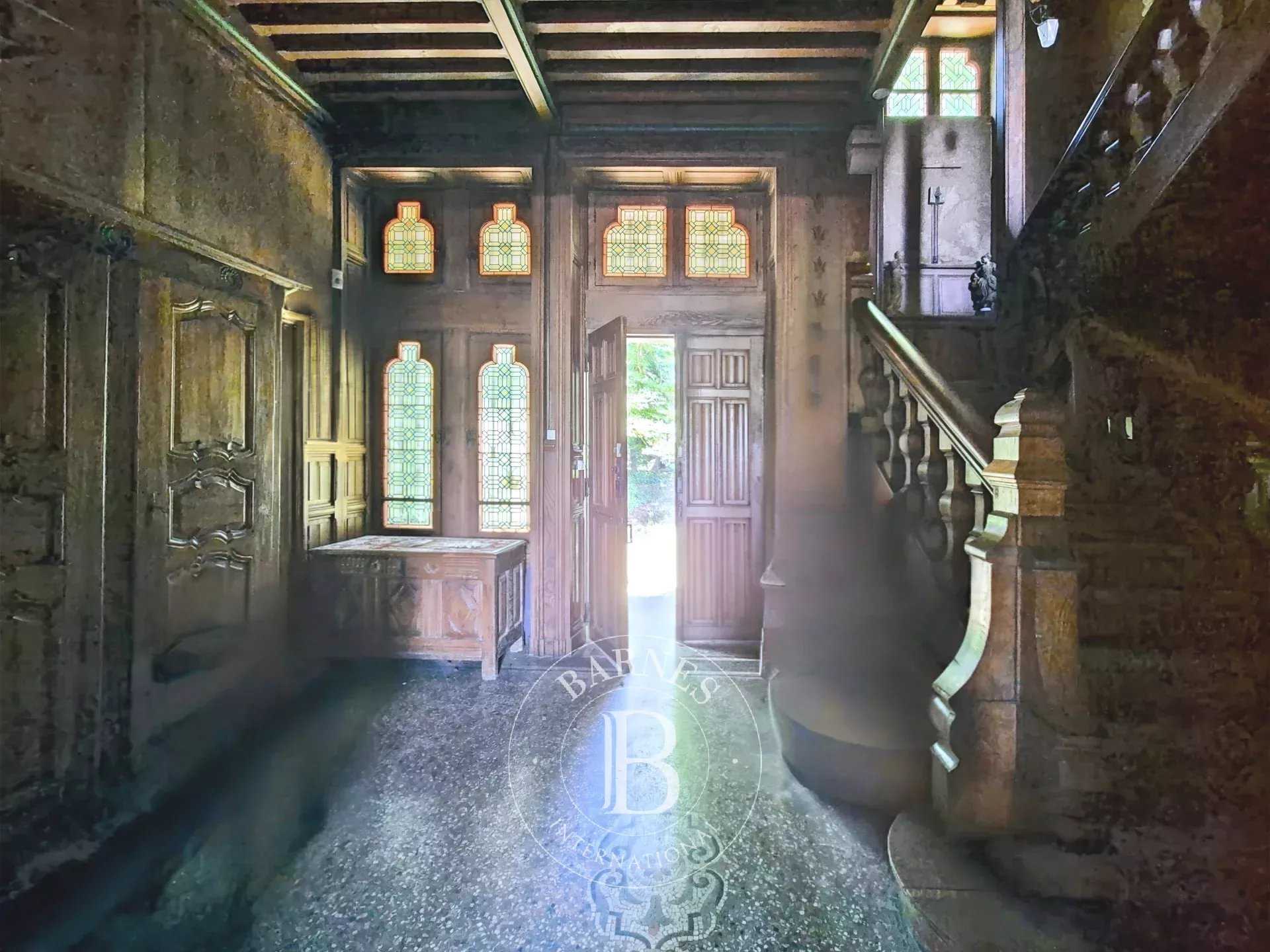 Perrier  - Manor house 8 Bedrooms