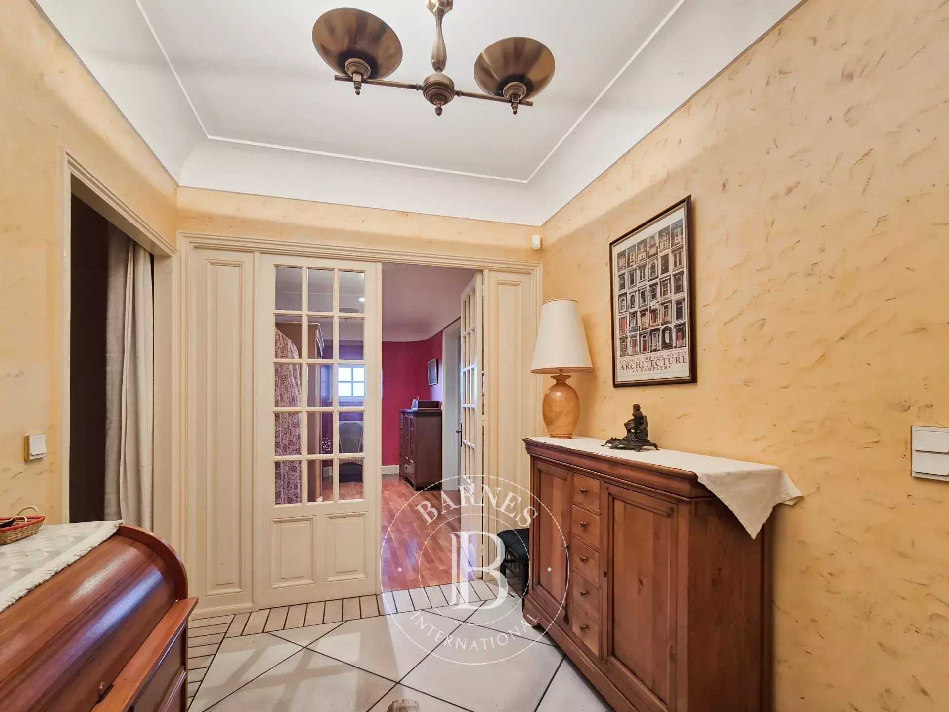 Volvic  - Maison 7 Pi&egrave;ces 5 Chambres