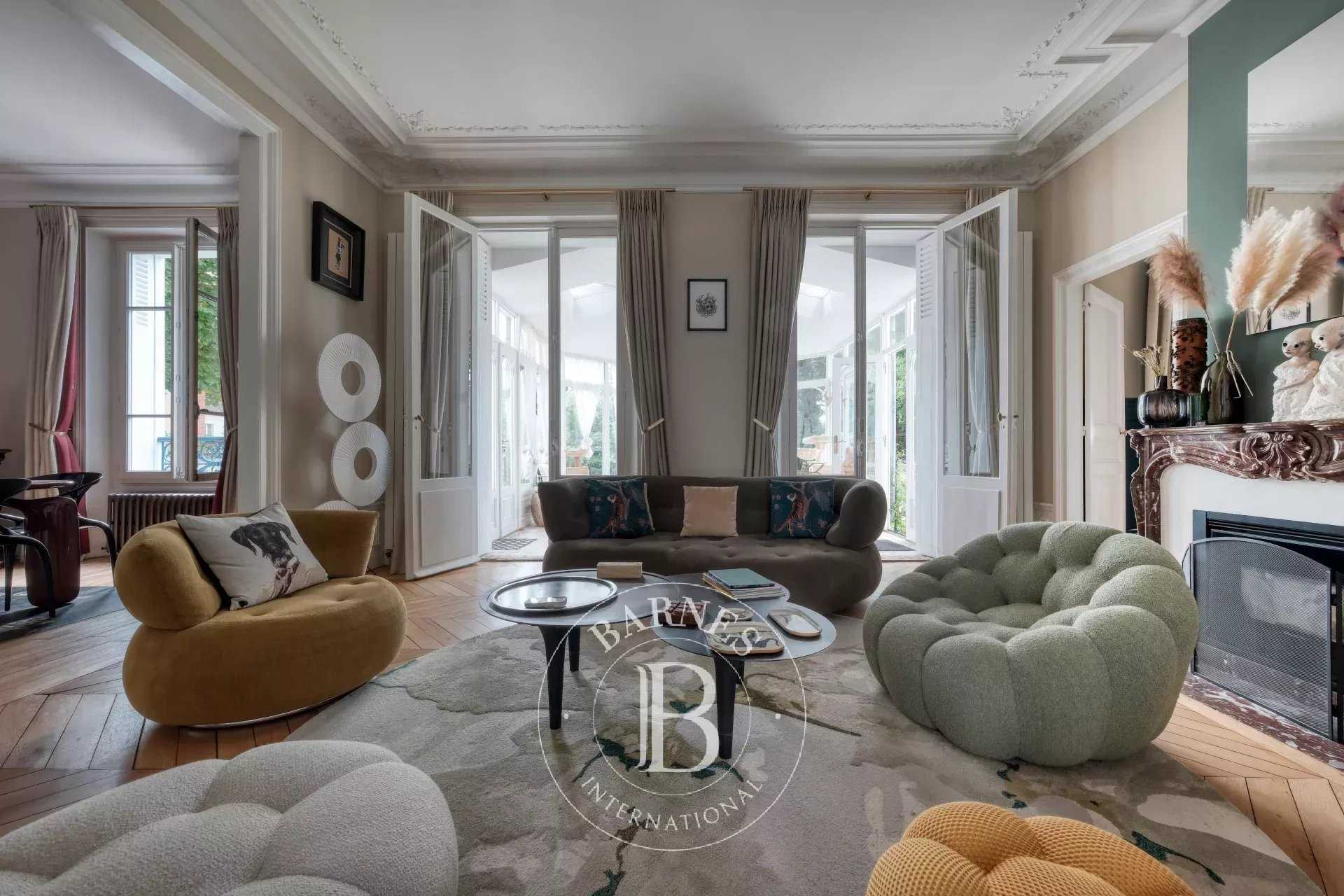 Fontainebleau  - Mansion 7 Bedrooms