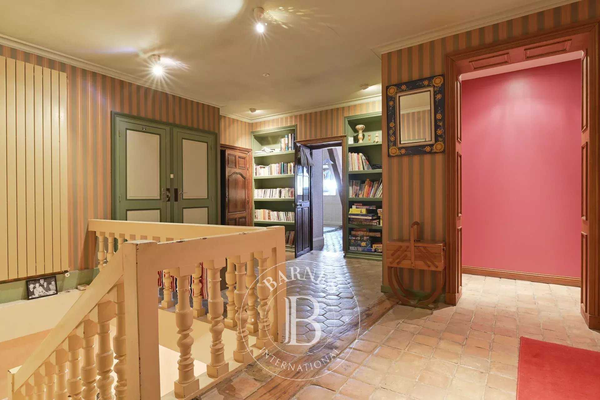 Chalon-sur-Saône  - Appartement 10 Pièces 6 Chambres