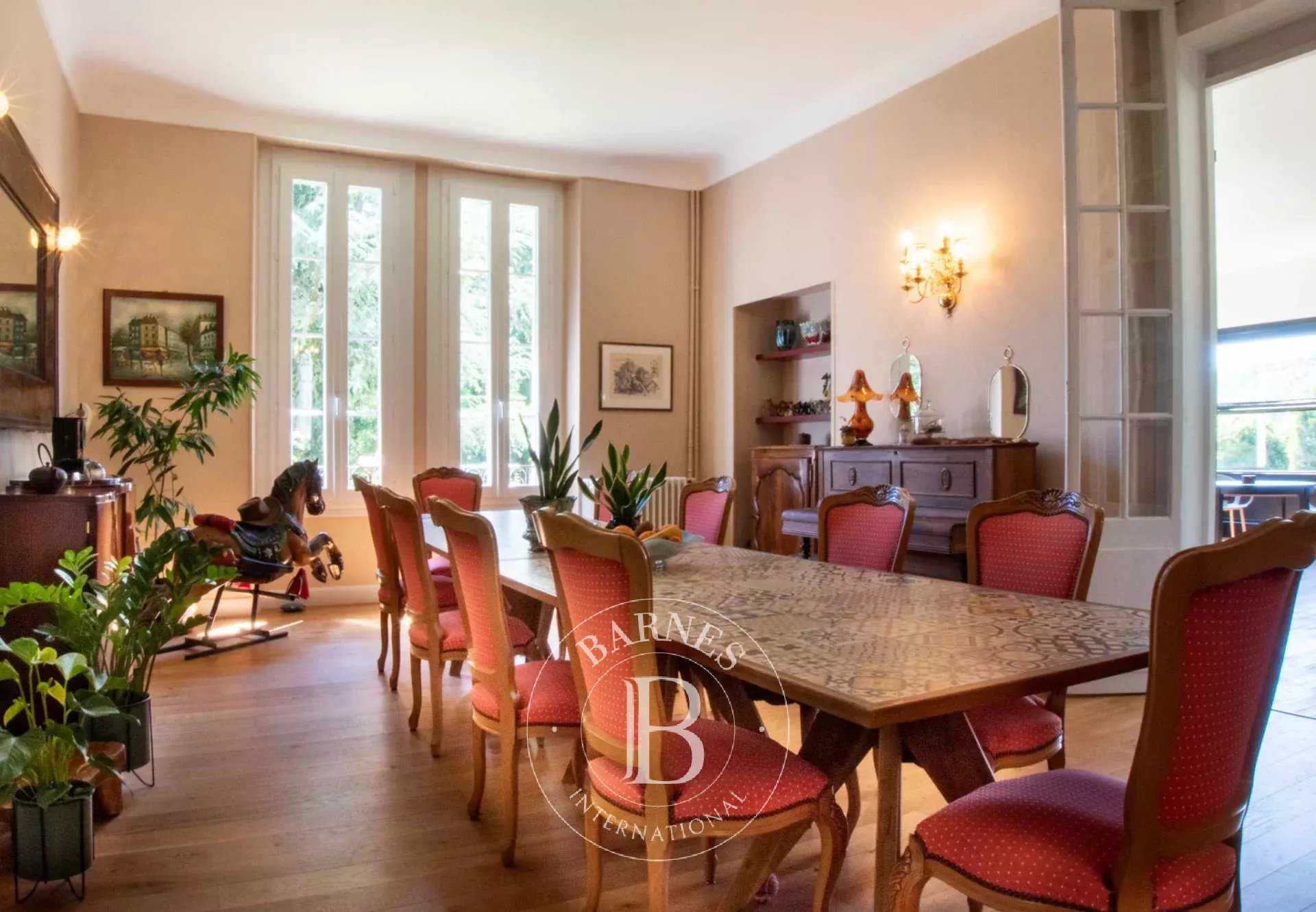 Sarlat-la-Canéda  - Château 15 Pi&egrave;ces 11 Chambres