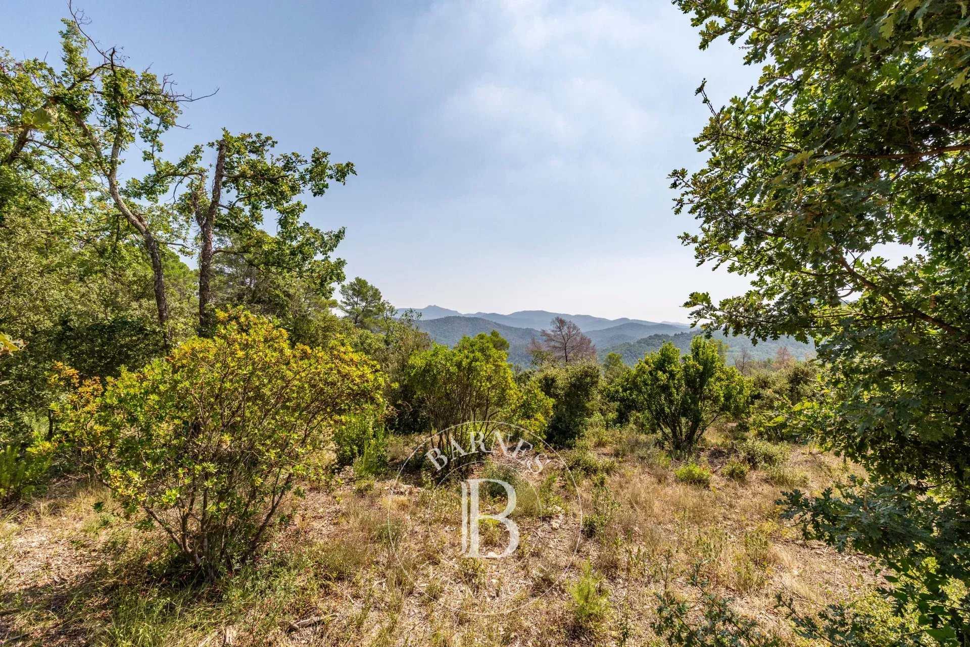 Bagnols-en-Forêt  - Terrain constructible 