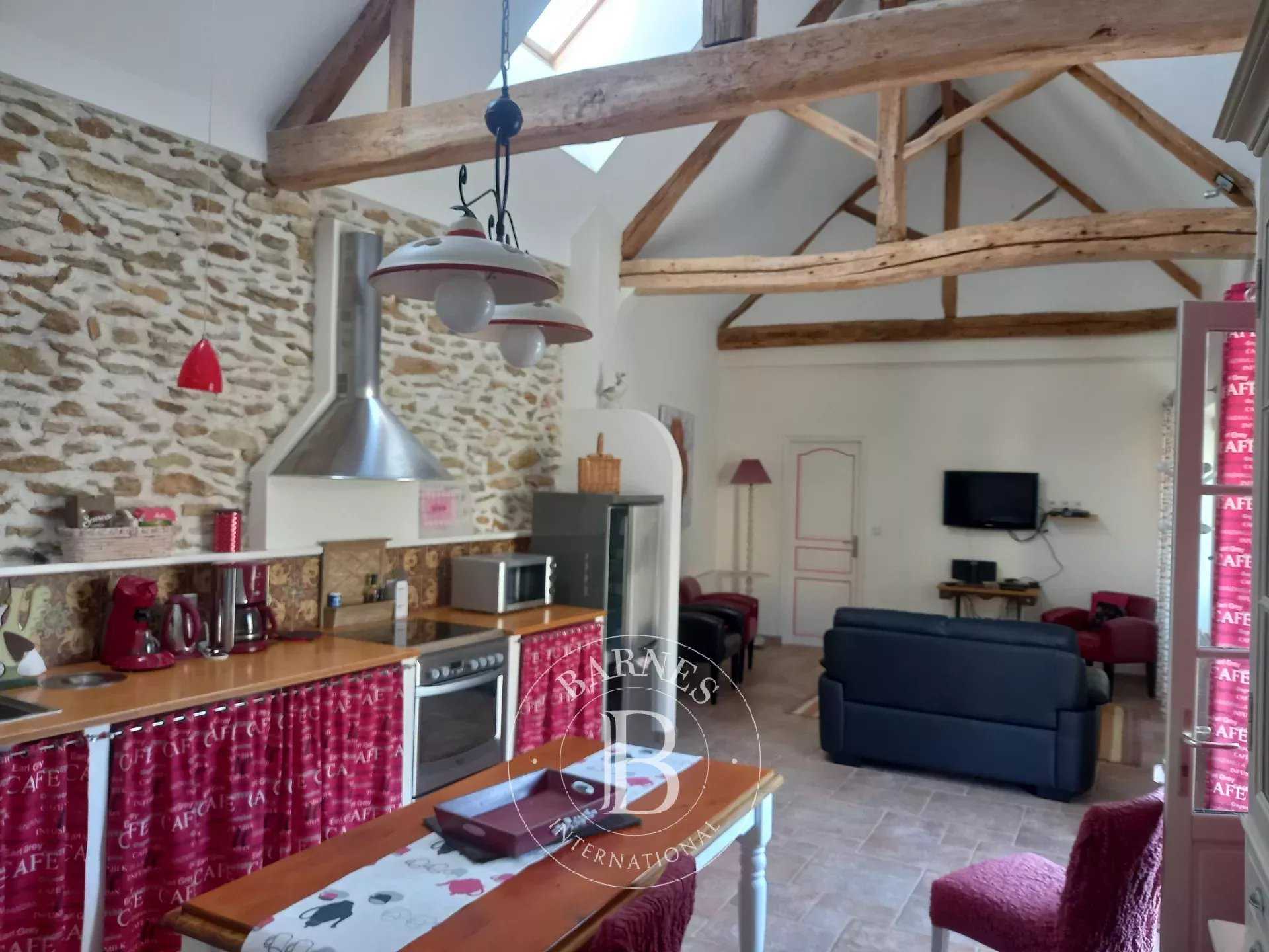 Lencloître  - Manoir 11 Pi&egrave;ces 8 Chambres