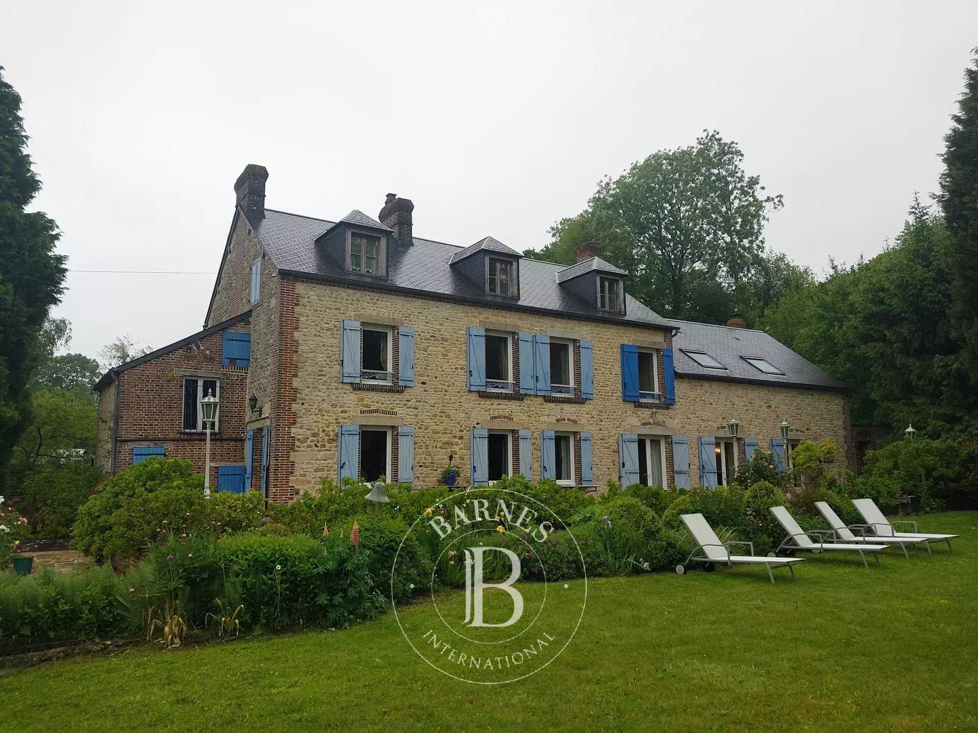 Sainte-Gauburge-Sainte-Colombe  - Maison 7 Pi&egrave;ces 4 Chambres