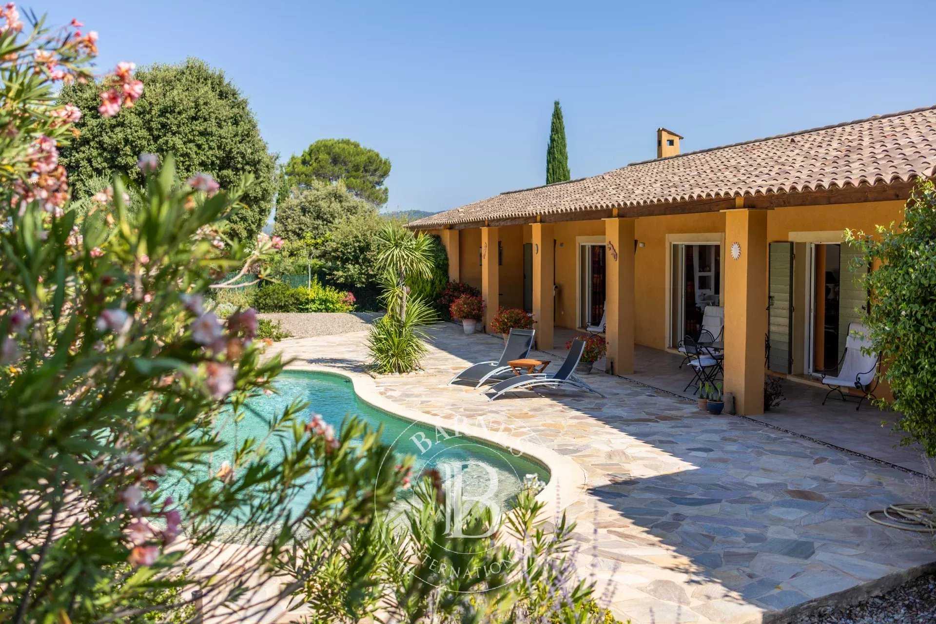 Lorgues  - Villa 7 Pi&egrave;ces 5 Chambres