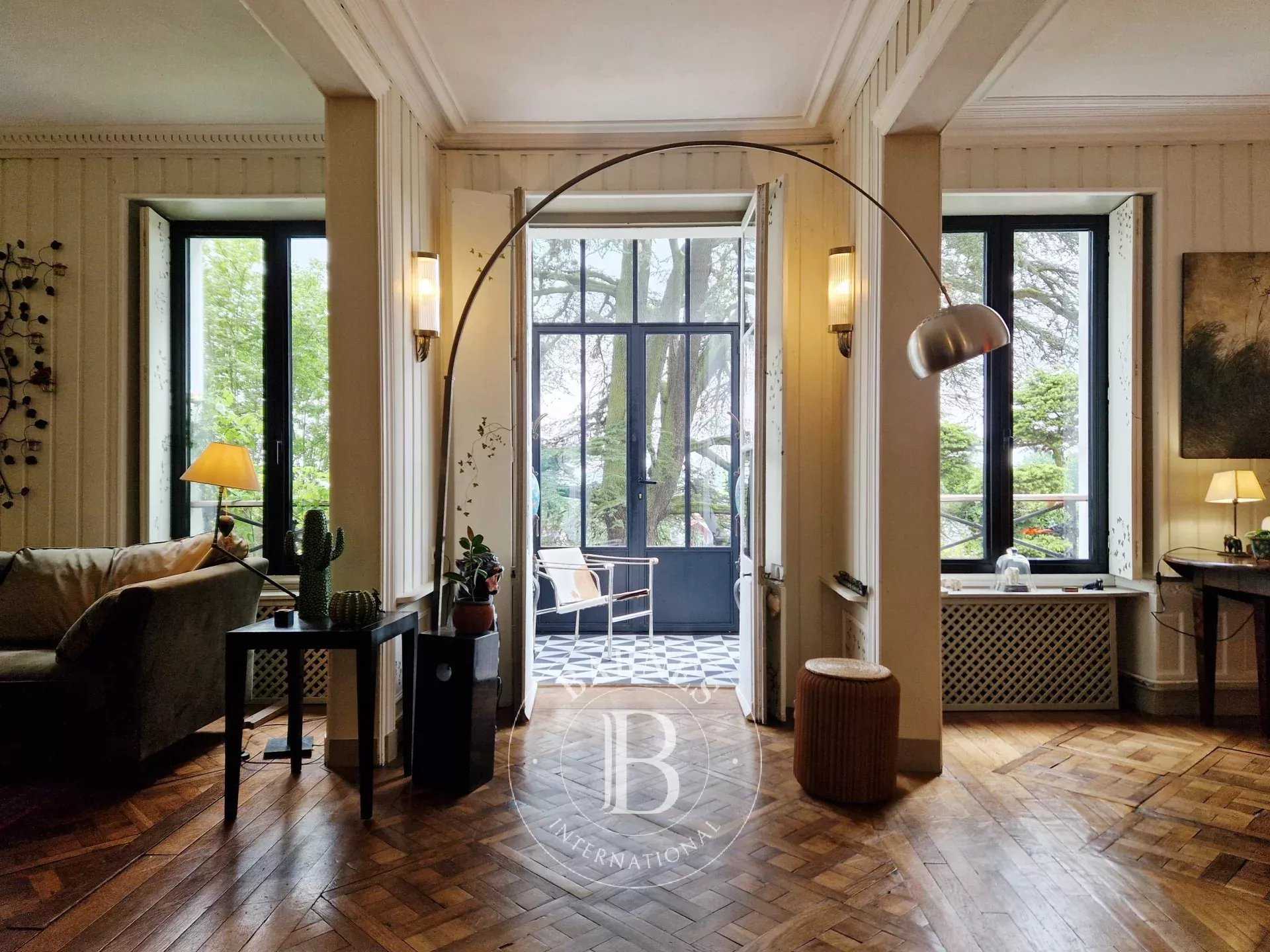 Saint-Prix  - Maison 11 Pi&egrave;ces 5 Chambres