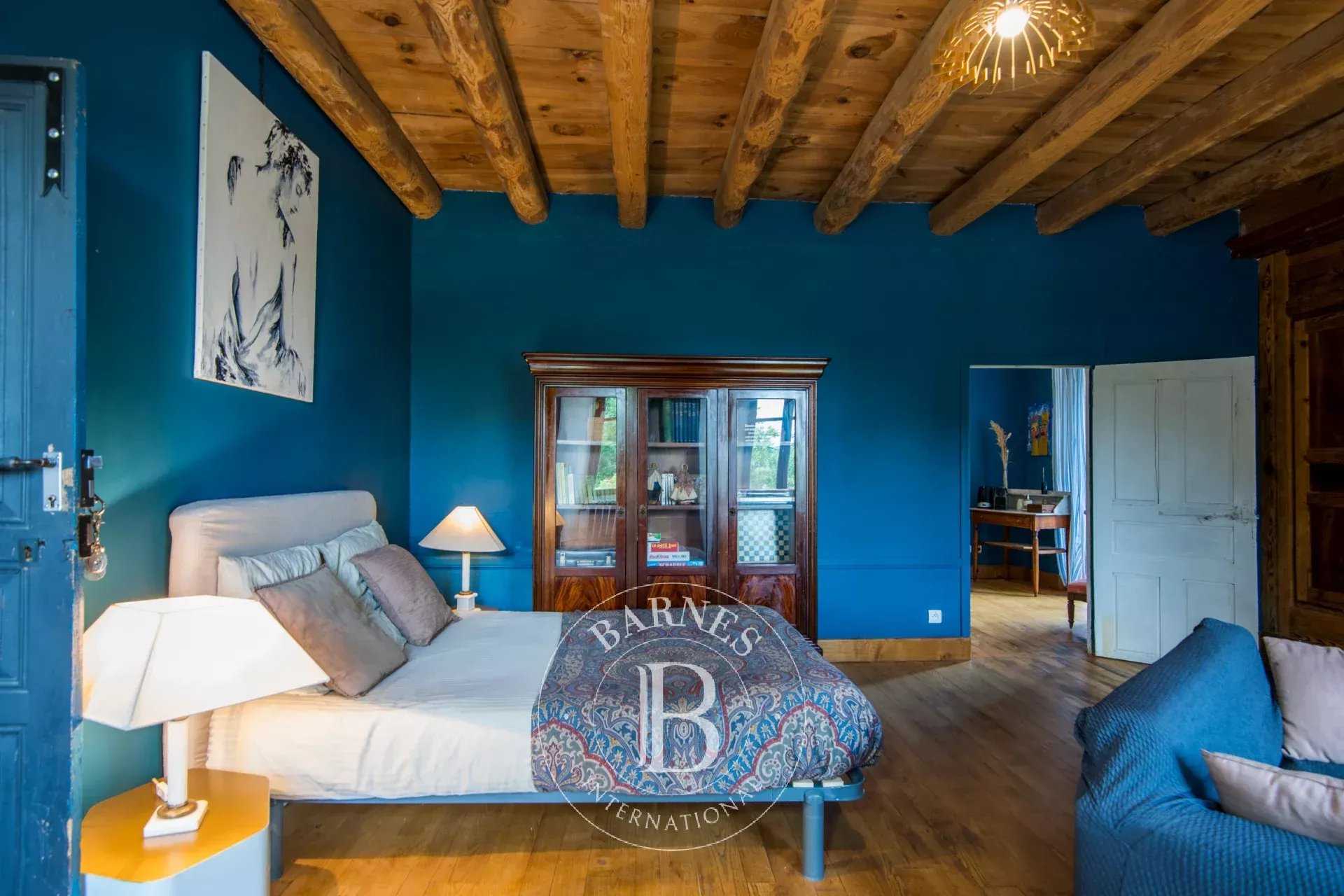 Aumont Aubrac  - Propriété 15 Pi&egrave;ces 4 Chambres