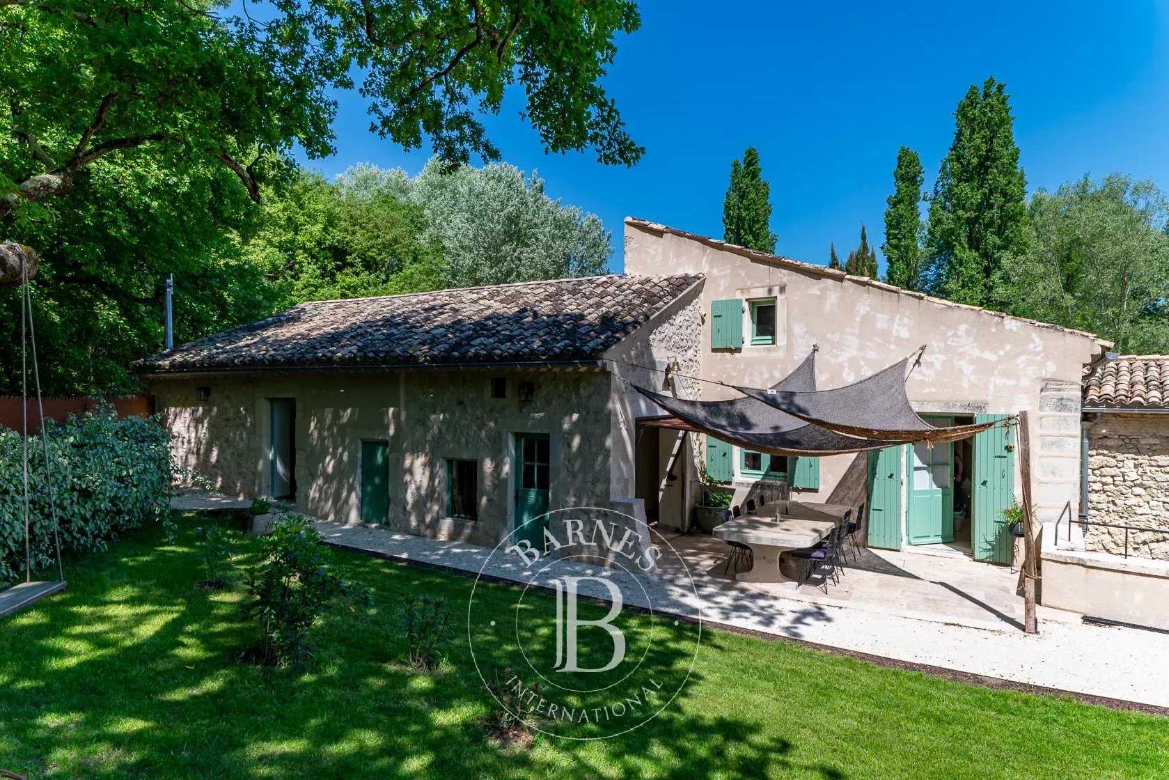 Grignan  - Property 8 Bedrooms