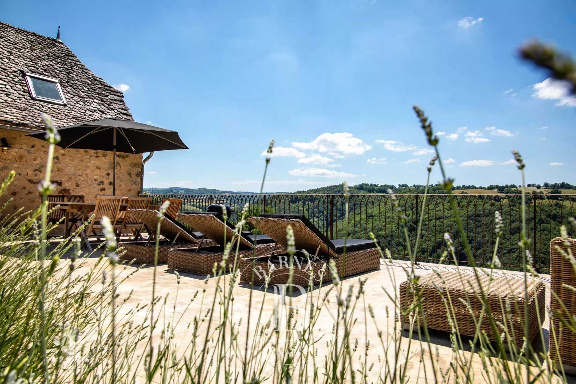Rodez  - Propriété 22 Pièces 15 Chambres