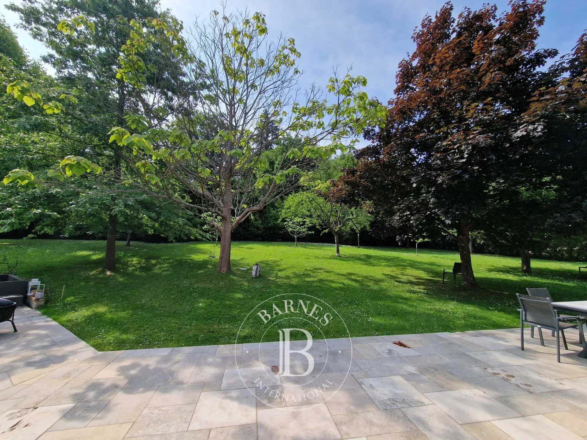 Saint-Rémy-l'Honoré  - House 6 Bedrooms