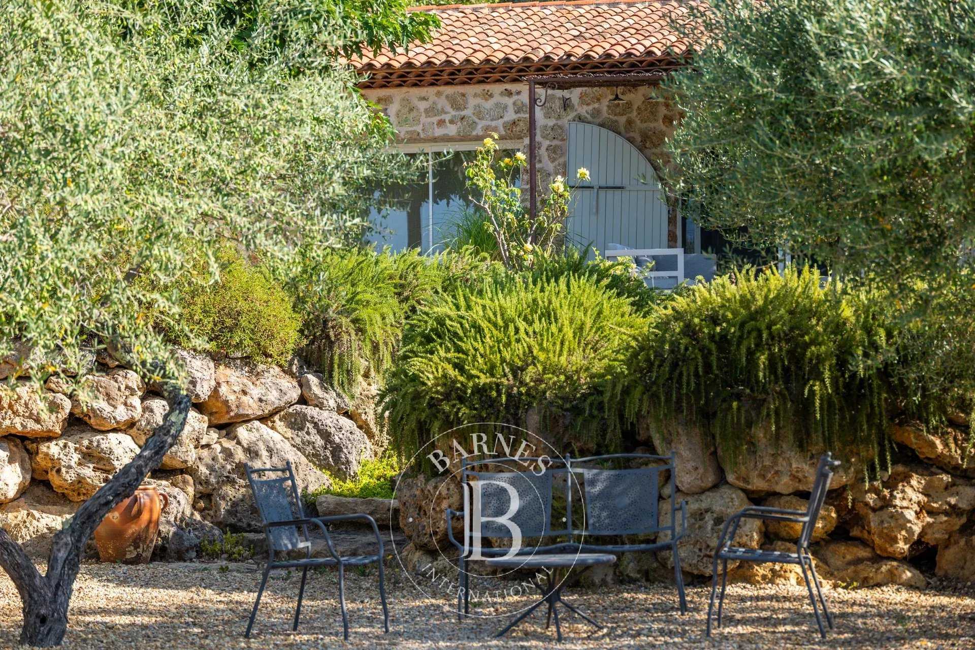 Saint-Antonin-du-Var  - Villa 7 Pi&egrave;ces 4 Chambres