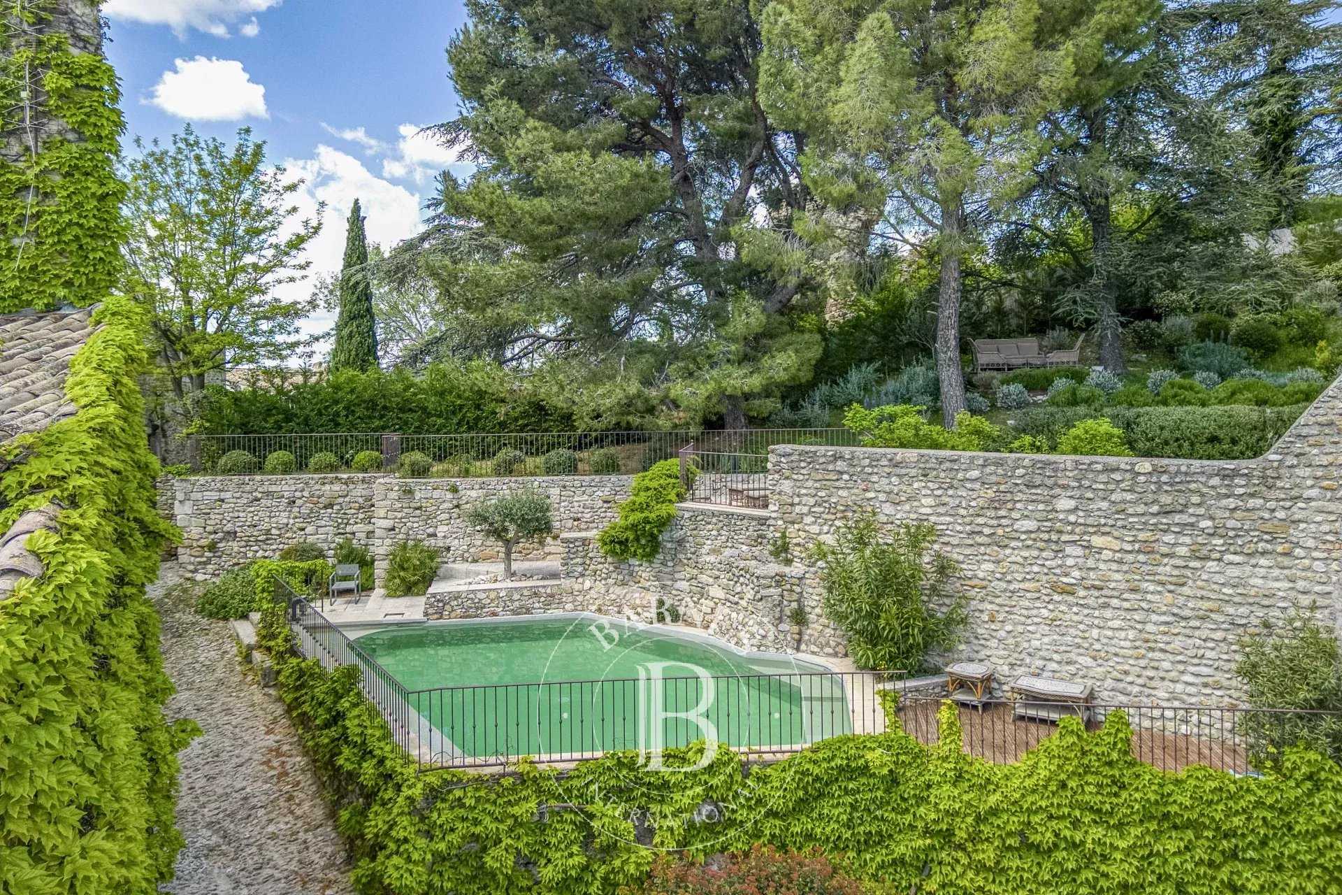 Grignan  - Maison 27 Pi&egrave;ces 8 Chambres