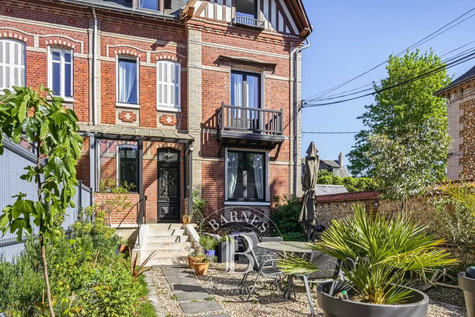 Rouen  - Maison de ville 8 Pi&egrave;ces