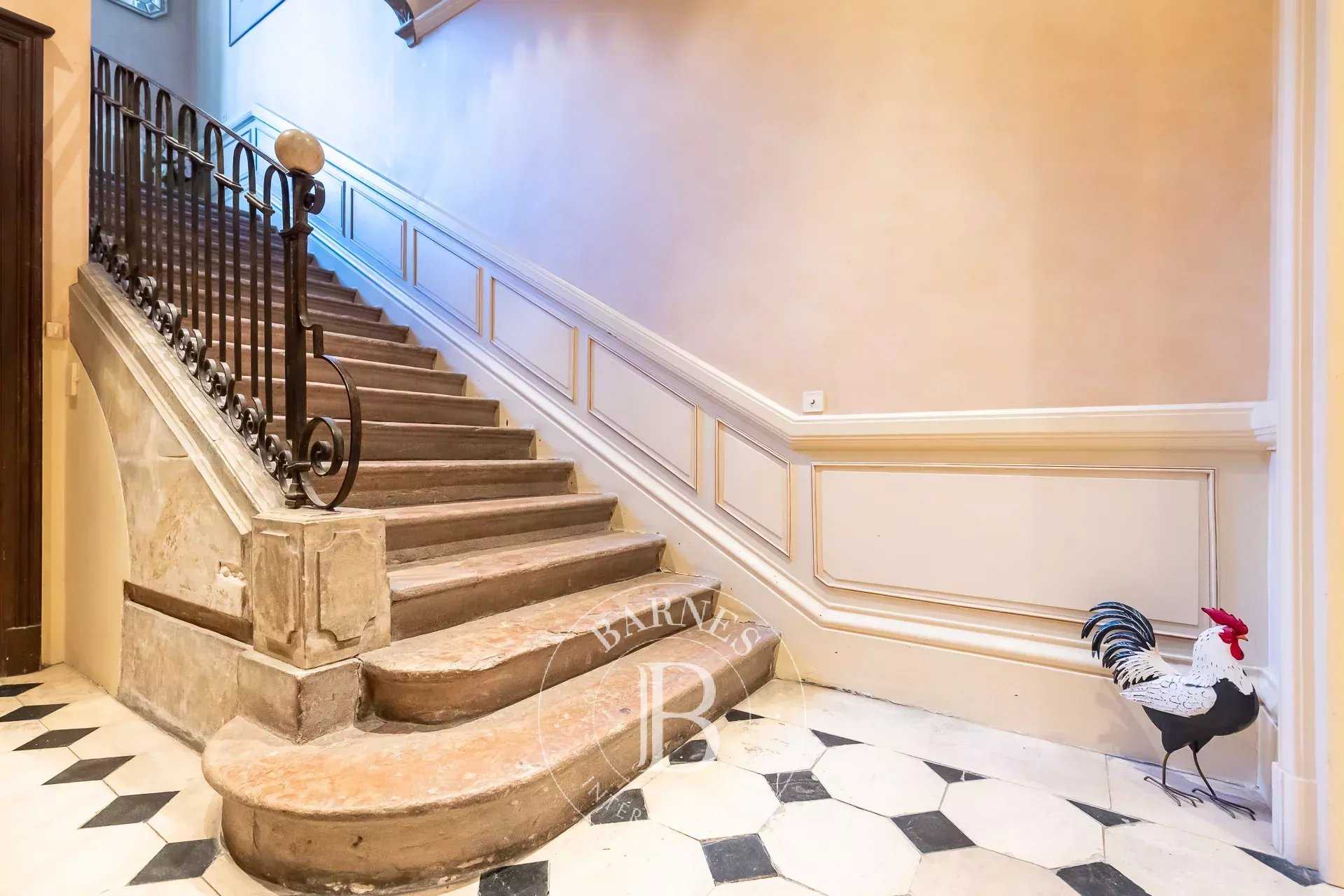 Chalon-sur-Saône  - Appartement 10 Pièces 6 Chambres
