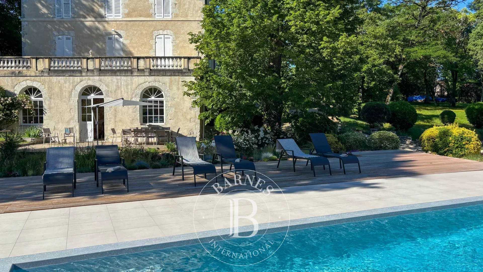 Bergerac  - Château 30 Pi&egrave;ces 11 Chambres