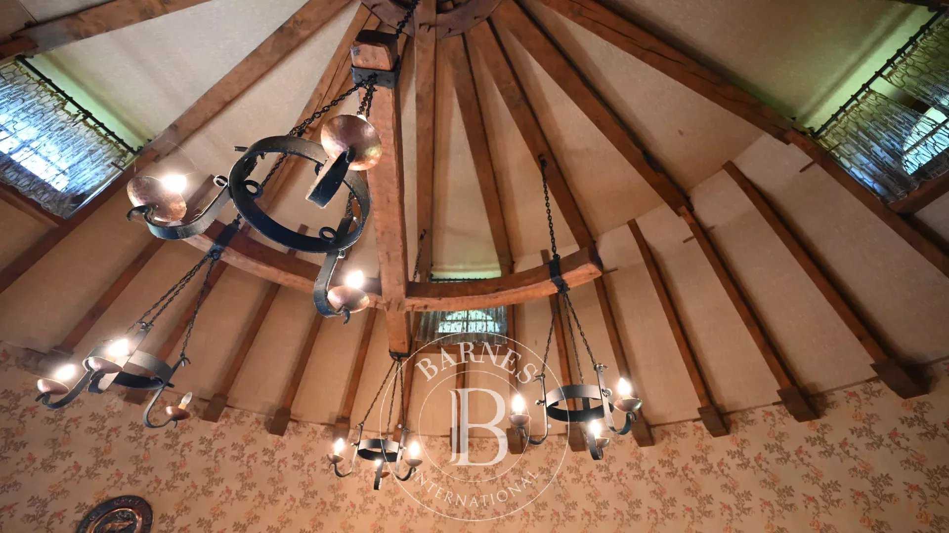 Tulle  - Propriété 9 Pièces 4 Chambres