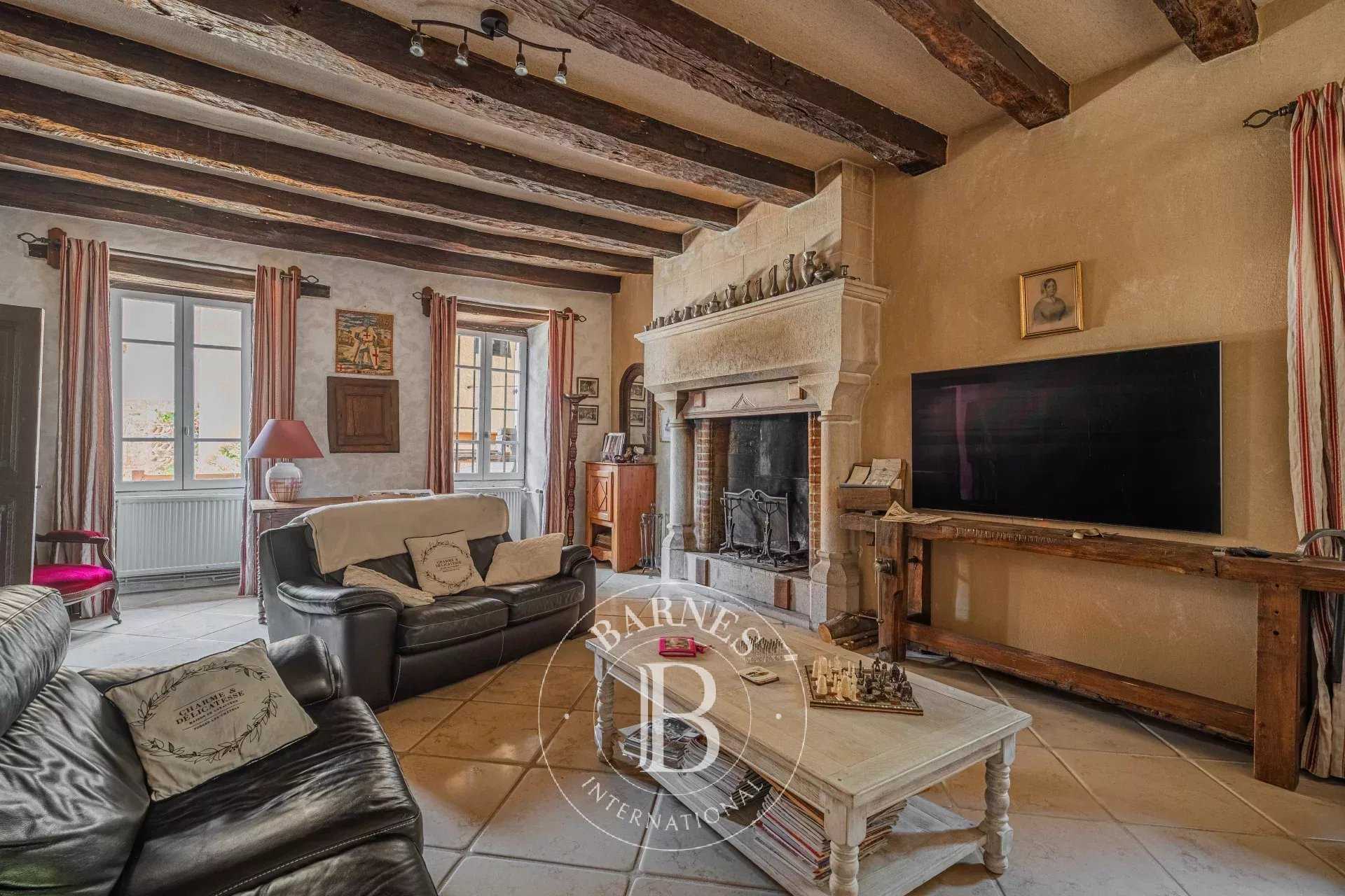 La Côte-Saint-André  - Maison 9 Pi&egrave;ces 5 Chambres