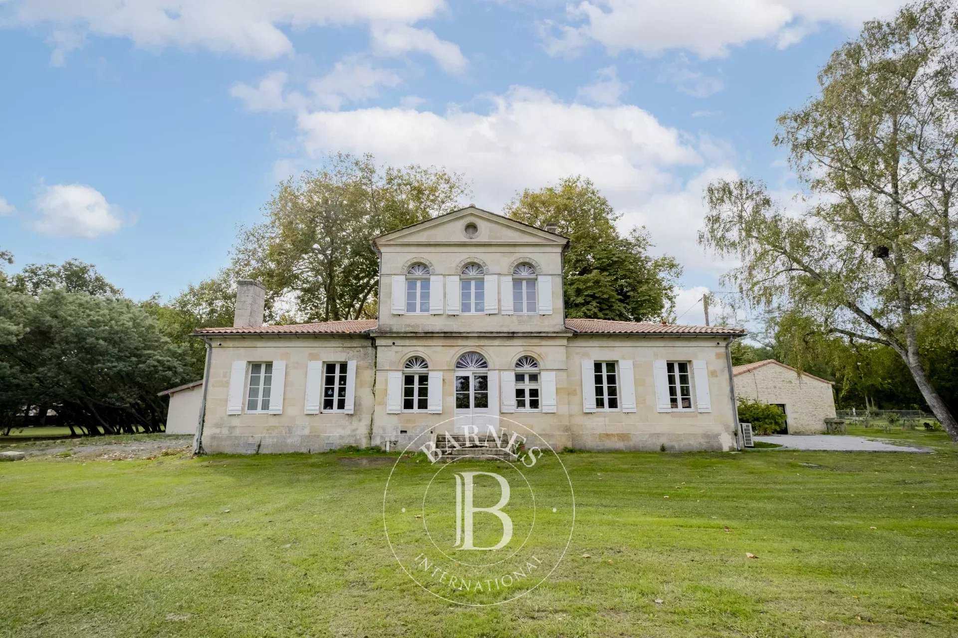 Saint-Vivien-de-Médoc  - Propriété 7 Pi&egrave;ces 4 Chambres