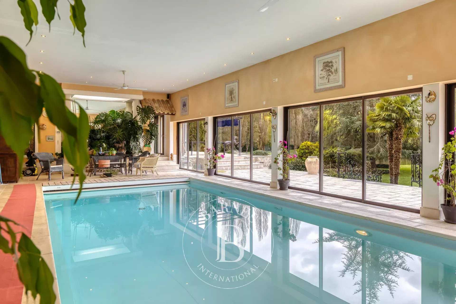 Conches-en-Ouche  - Maison 12 Pi&egrave;ces 5 Chambres