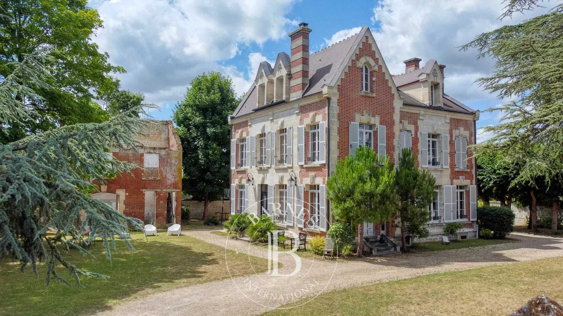 Chantilly  - Maison 7 Pi&egrave;ces 5 Chambres