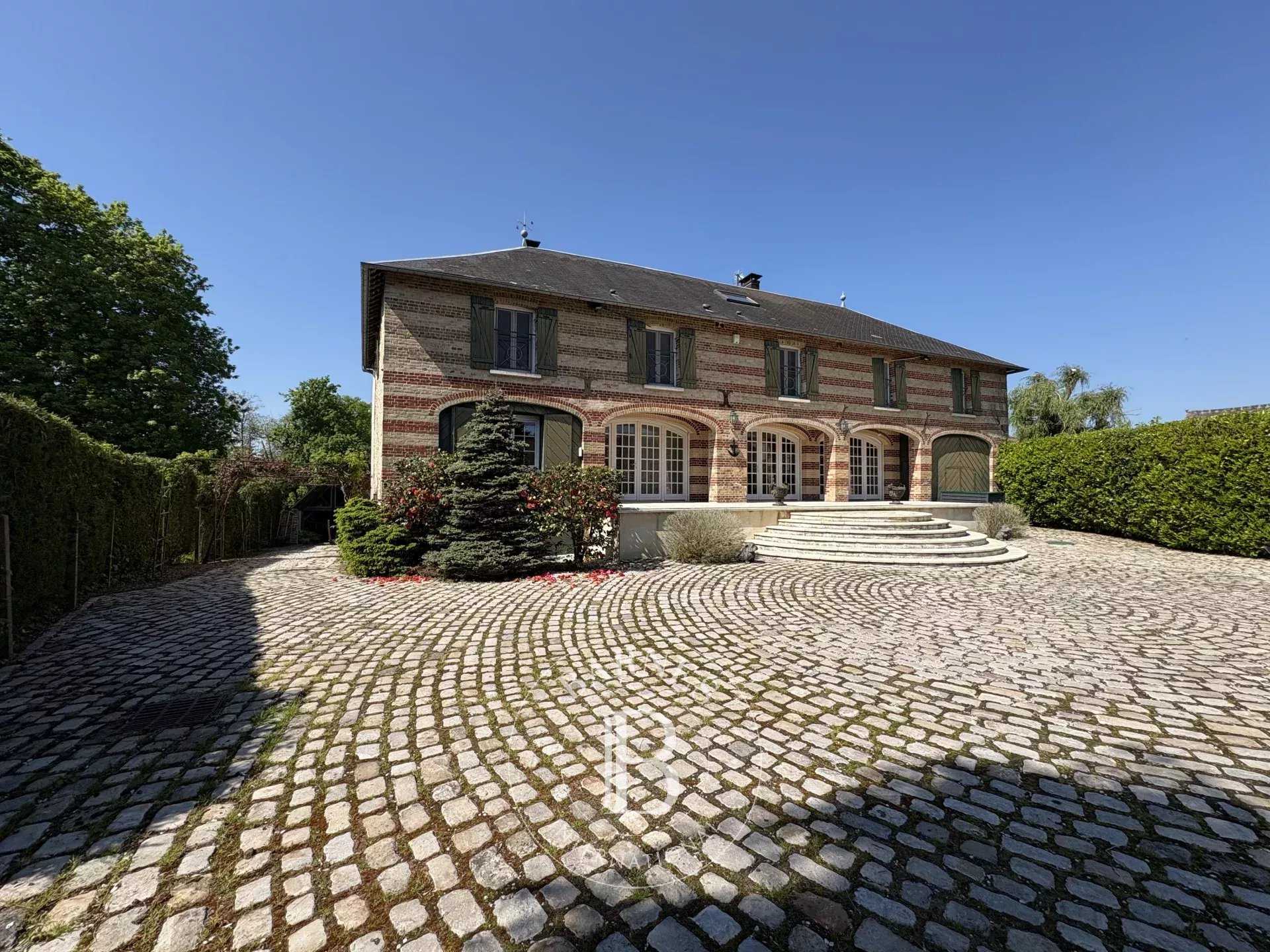 Houlbec-Cocherel  - Maison 10 Pi&egrave;ces 4 Chambres