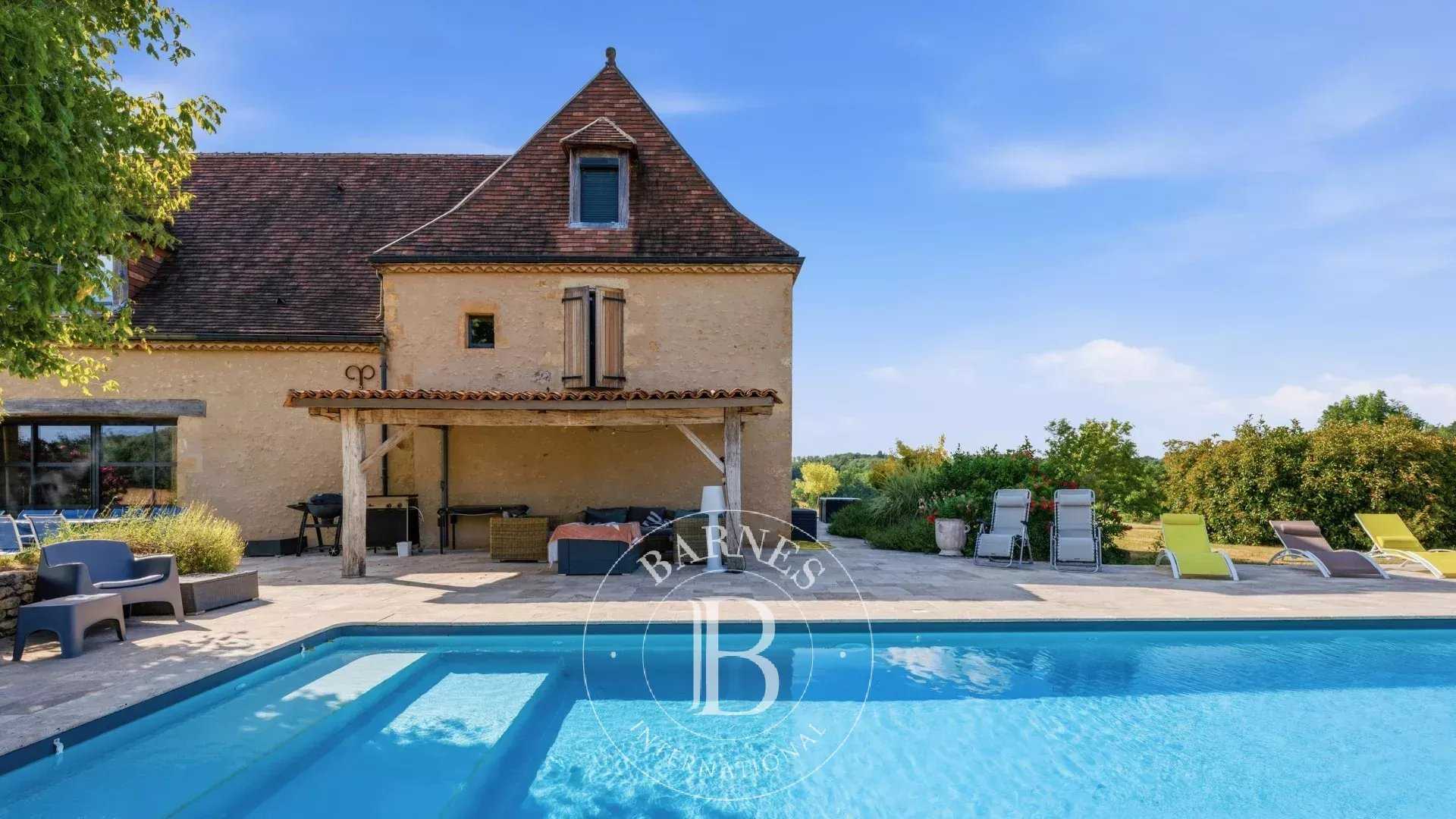 Saint-Avit-de-Vialard  - Propriété 
