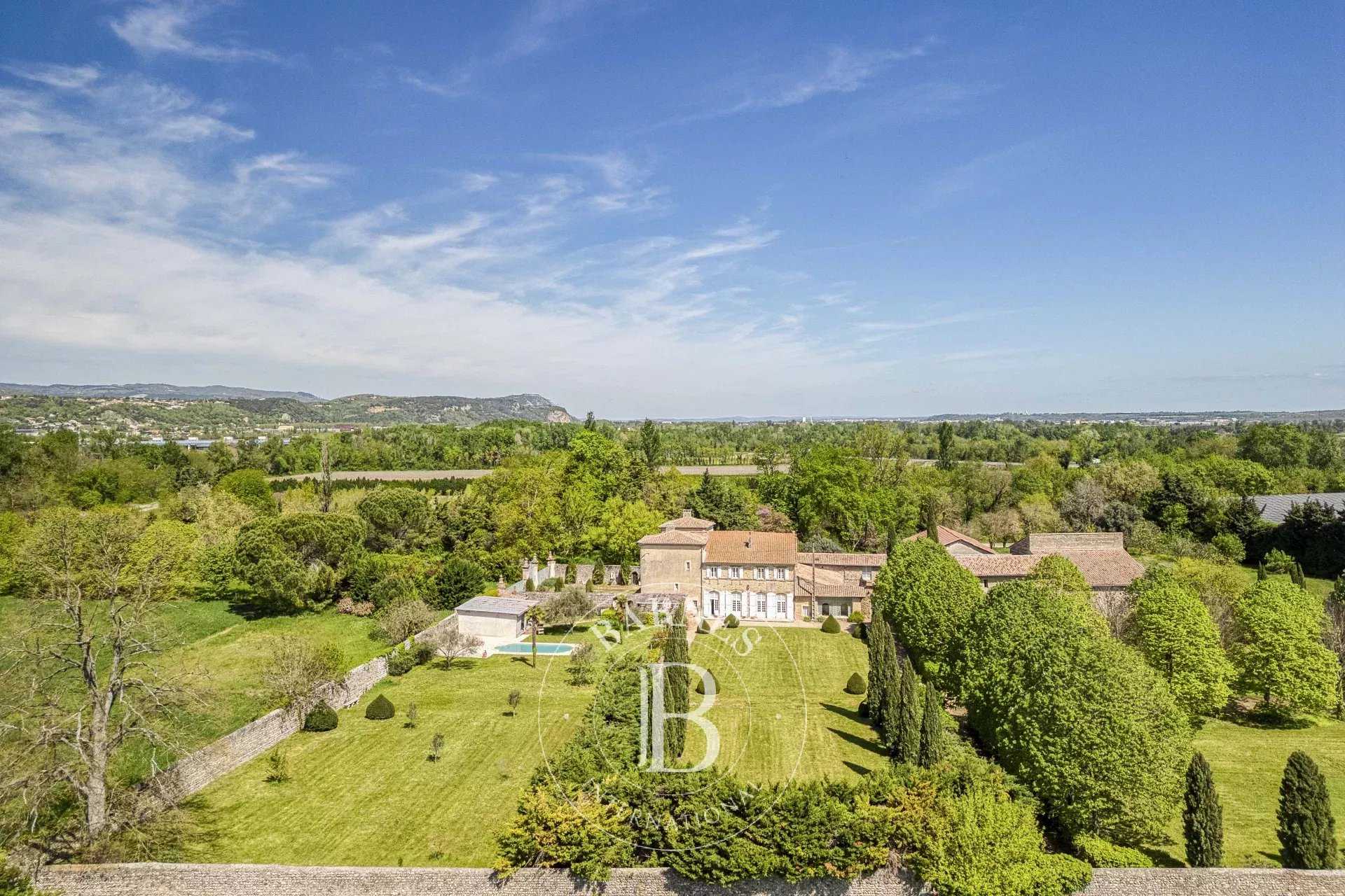 Valence  - Maison 23 Pi&egrave;ces 13 Chambres