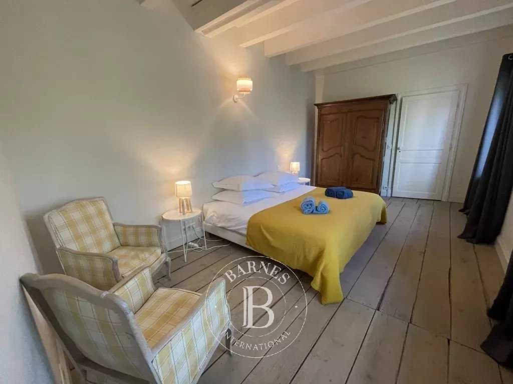 Beaune  - Maison de village 12 Pi&egrave;ces 10 Chambres