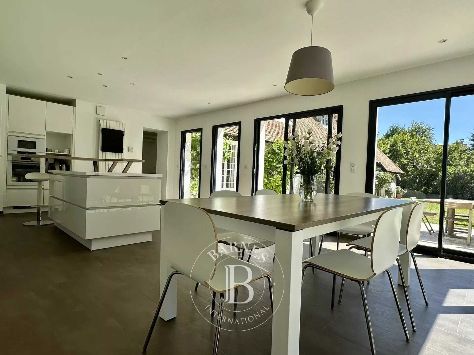 Boullay-les-Troux  - Maison 6 Pi&egrave;ces 4 Chambres