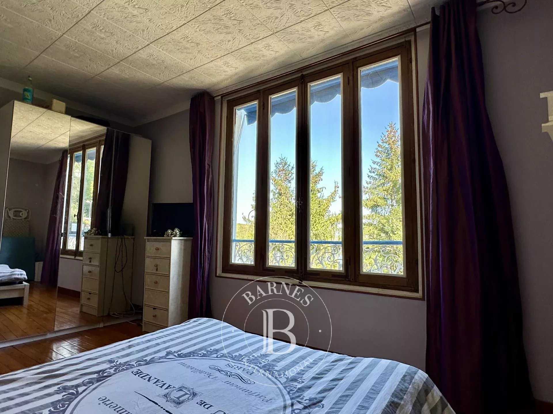 Le Coudray-Montceaux  - Maison 12 Pi&egrave;ces 6 Chambres