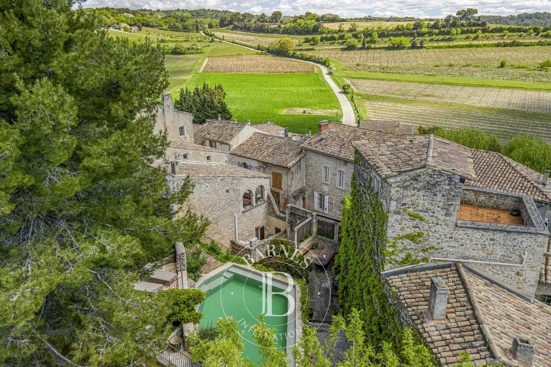 Grignan  - Maison 27 Pi&egrave;ces 8 Chambres