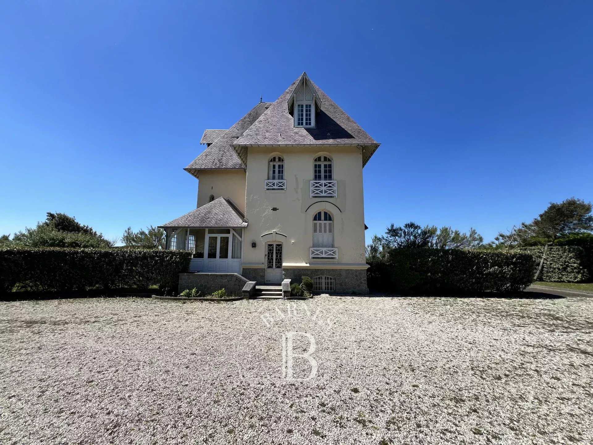 Jullouville  - Villa 6 Bedrooms